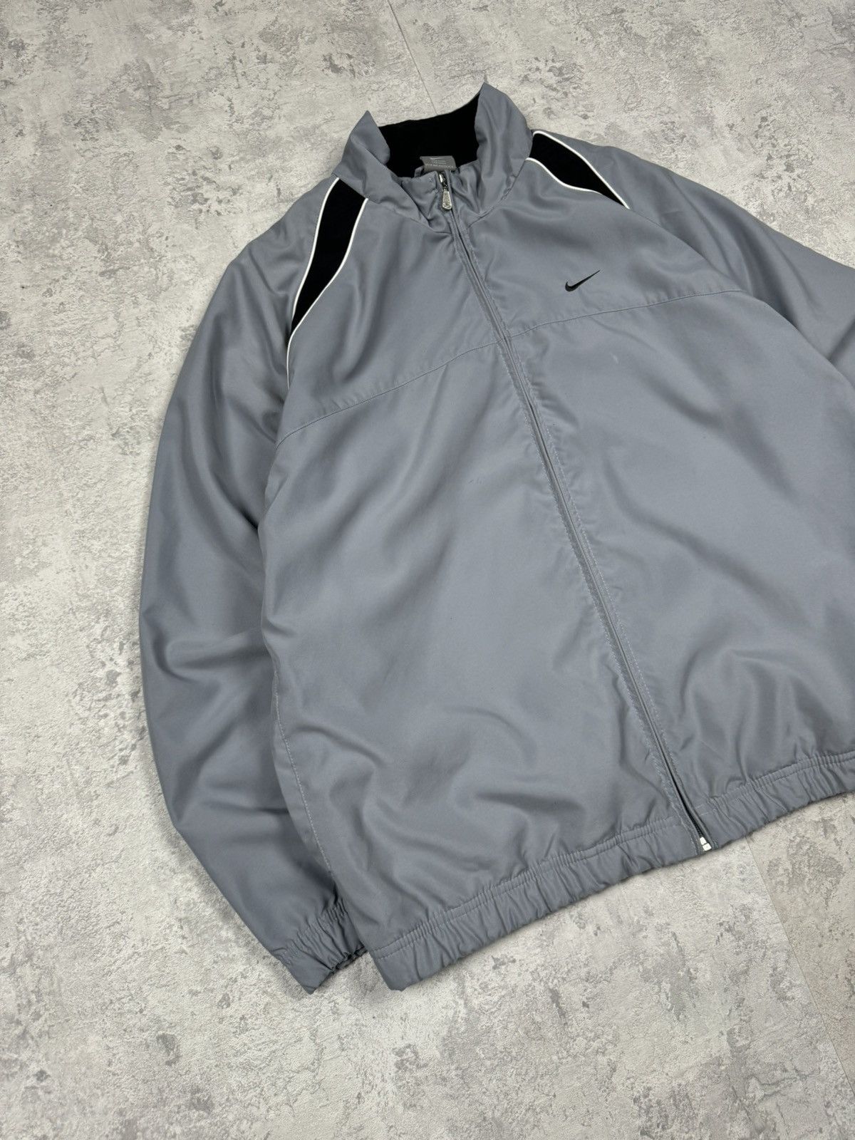 Nike Vintage Nike Y2K Track Jacket Size L Size US L / EU 52-54 / 3 - 2 Thumbnail