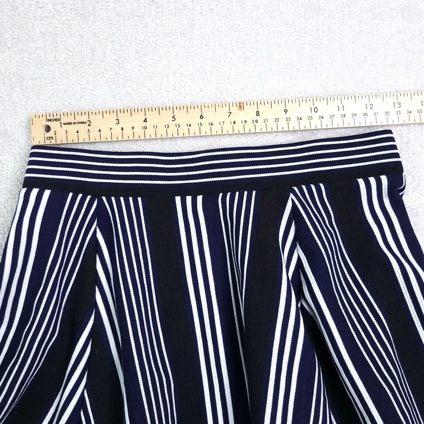 H&M H&M DIVIDED Mini Skirt Women's Small Stripped White Blue Black Stretch Side Zip Size 28" / US 6 / IT 42 - 4 Thumbnail