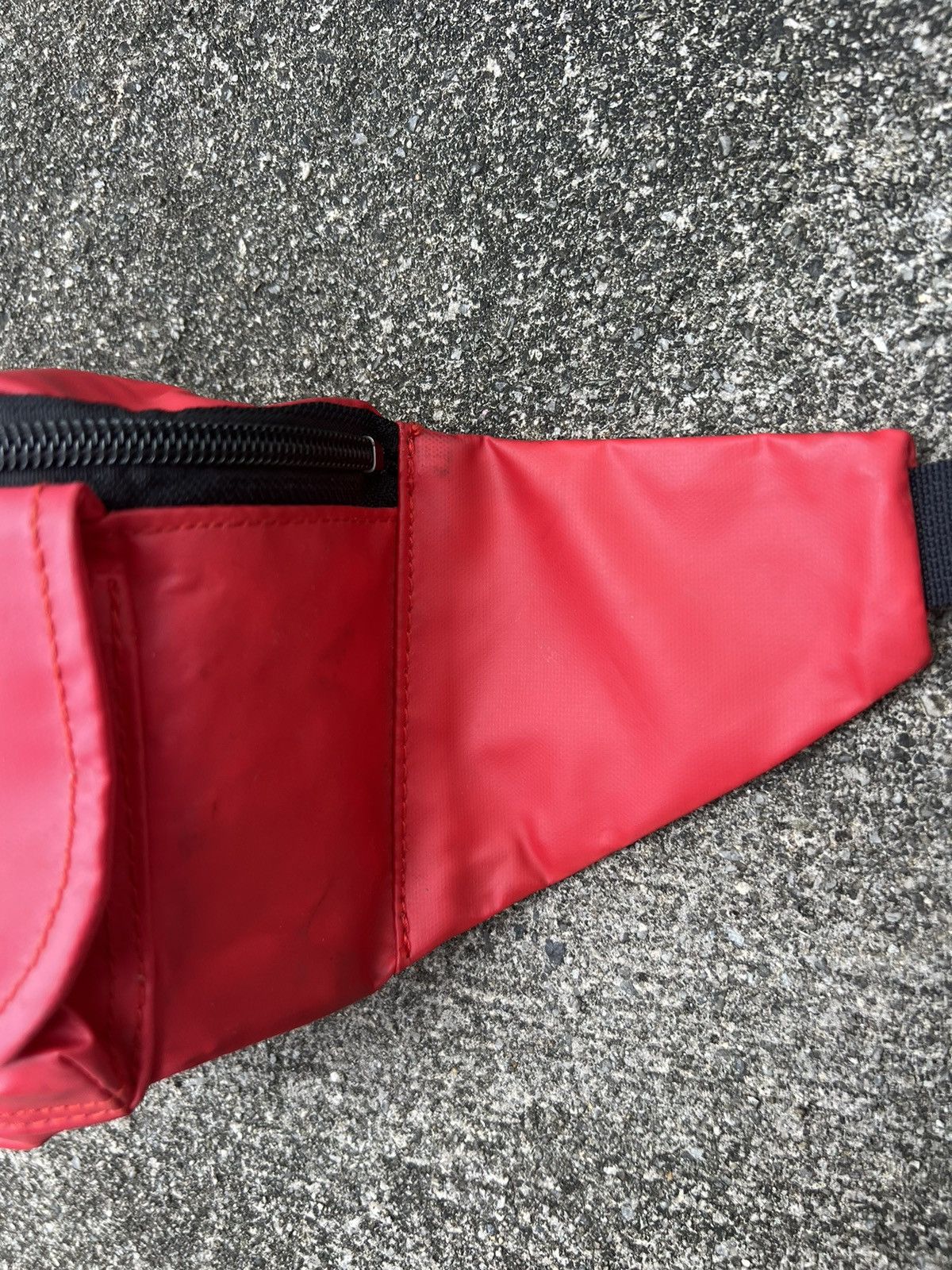 Ferrari RARE!! Vintage 90s Magnetti Marelli Ferrari Red Waist Bag Size ONE SIZE - 11 Thumbnail
