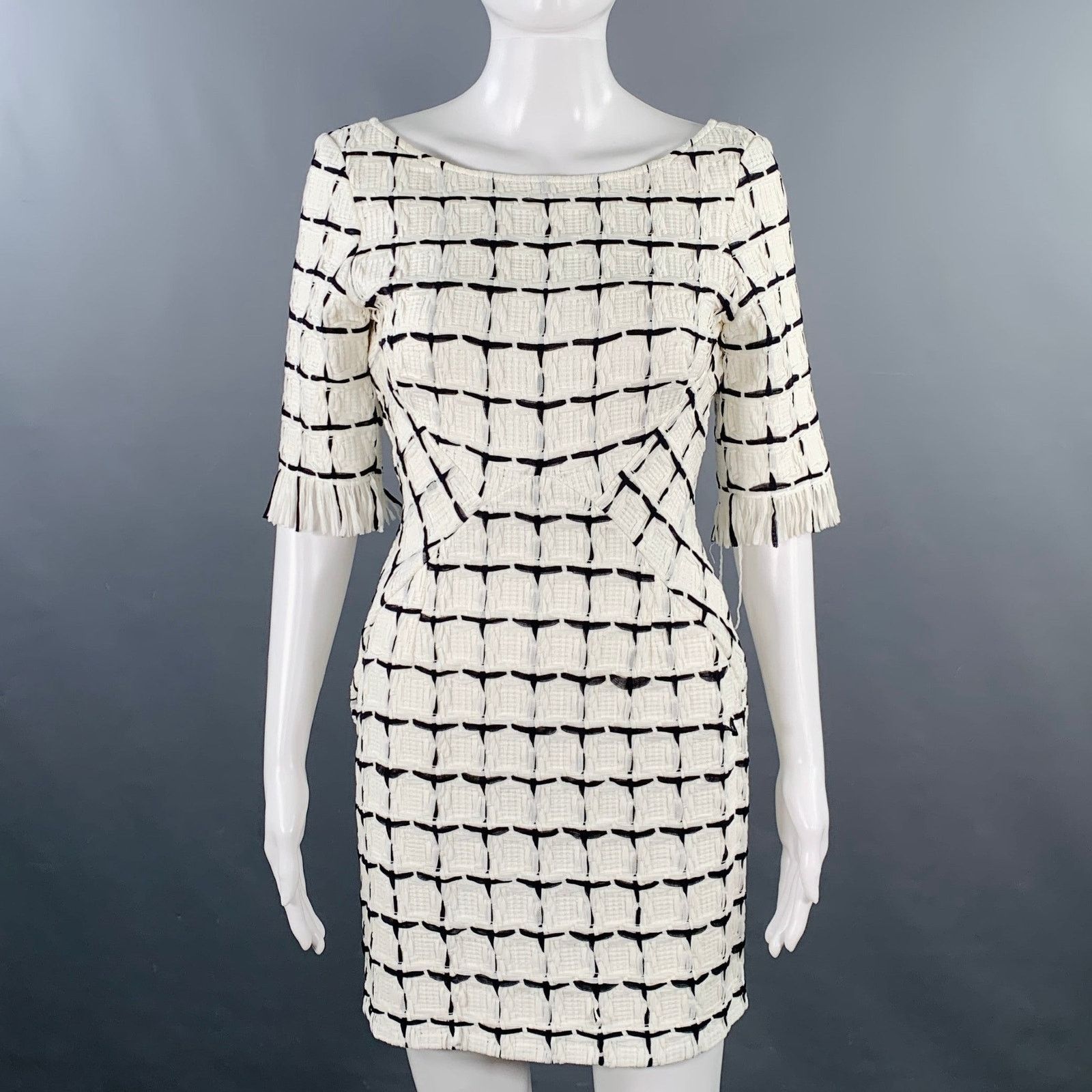 Size 4 White Black Cotton Textured Short Sleeve Dress