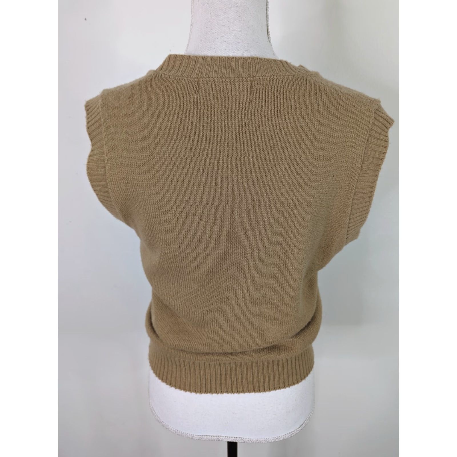 Vintage VINTAGE Cardigan Sweater Vest Womens Medium V Neck Beige Crop V2J Size M / US 6-8 / IT 42-44 - 3 Thumbnail