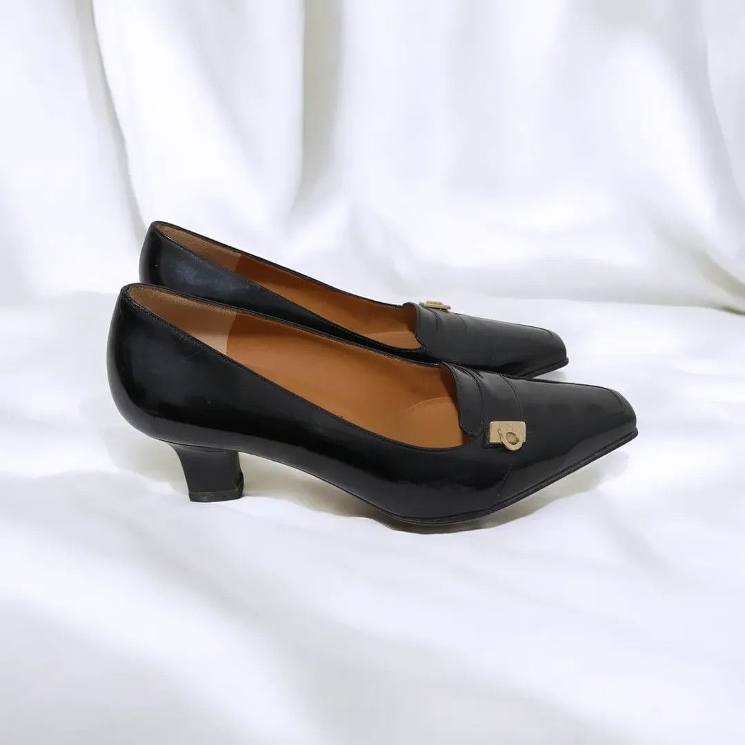 Salvatore Ferragamo Salvatore Ferragamo Gancini Pumps Black Leather Pointed Toe Size US 7 / IT 37 - 3 Thumbnail