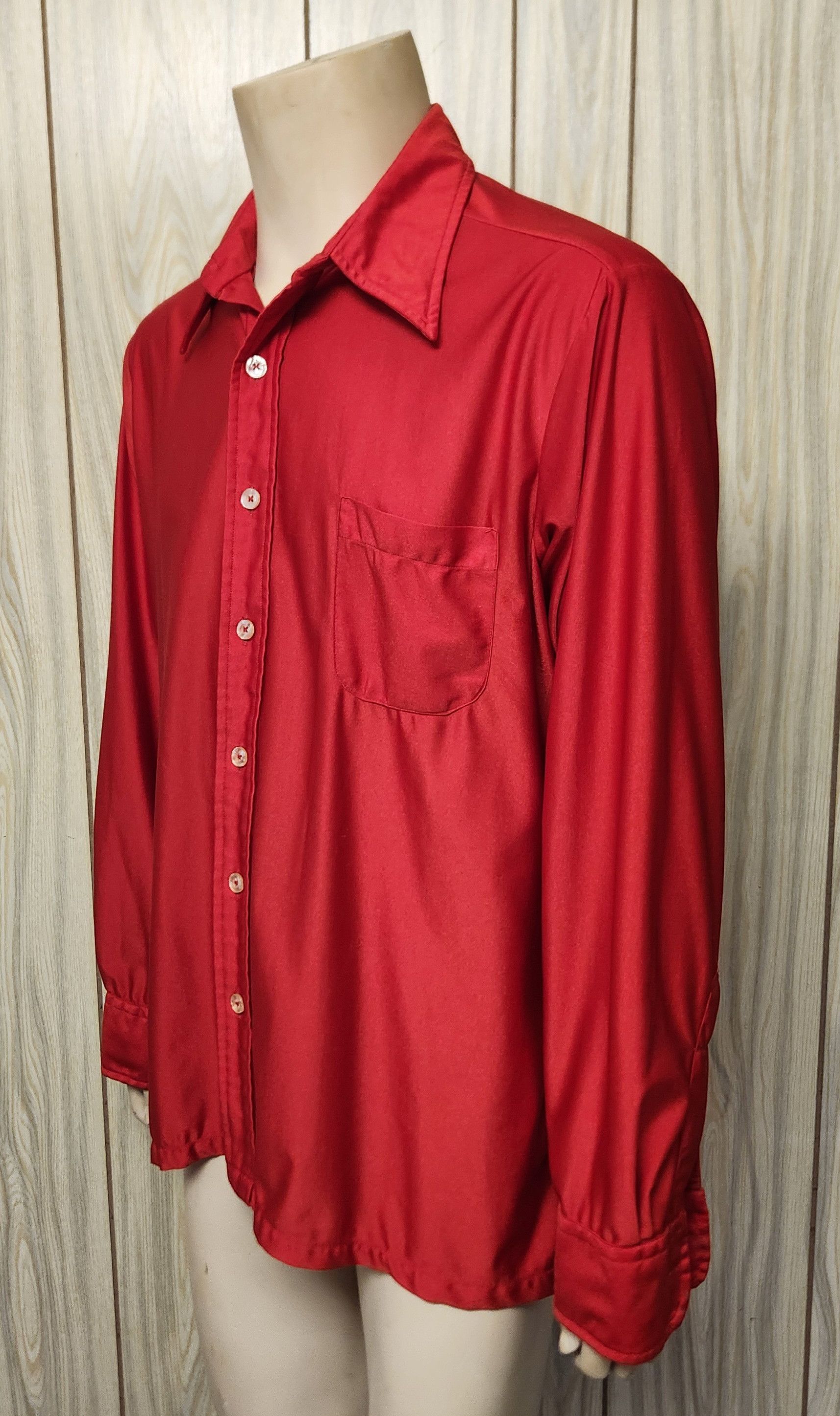 Vintage red disco shirt XL men s 1970s Qiana Size US XL / EU 56 / 4 - 2 Thumbnail