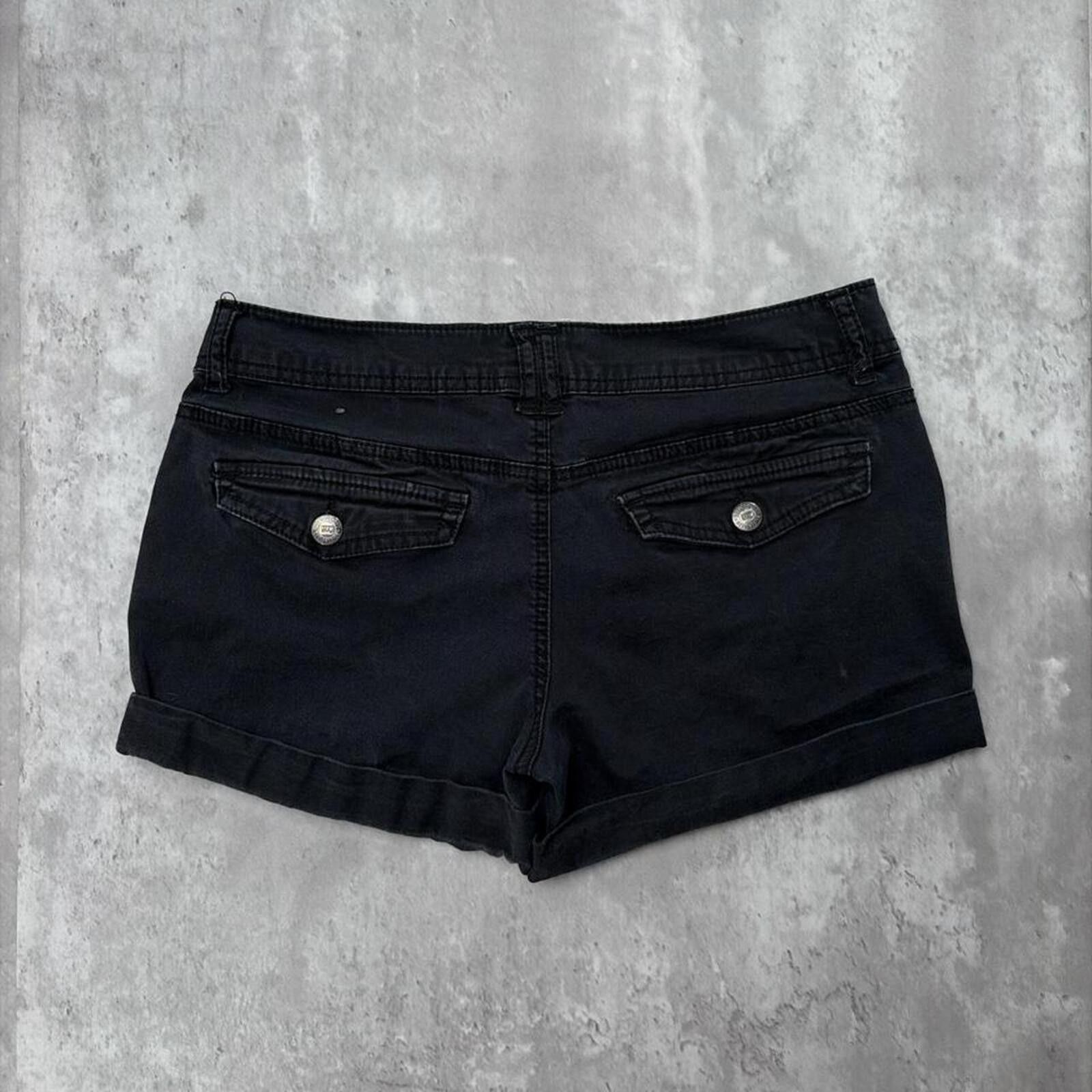 Aeropostale Y2K Black Aeropostale Grunge Gothic Mini Skater Shorts Size 27" / US 4 / IT 40 - 1 Thumbnail
