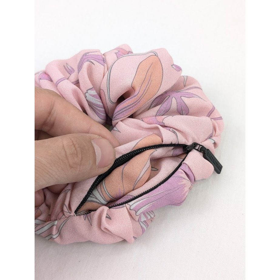 Balenciaga o1rshd1 Size: OS / Zip Scrunchie Silk & Brass in Multicolor Size ONE SIZE - 8 Thumbnail