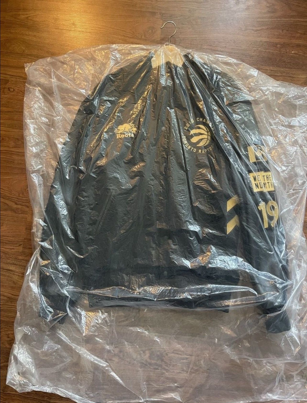 Roots 2019 ROOTS x TORONTO RAPTORS CHAMPIONSHIP JACKET Size US XXL / EU 58 / 5 - 6 Thumbnail