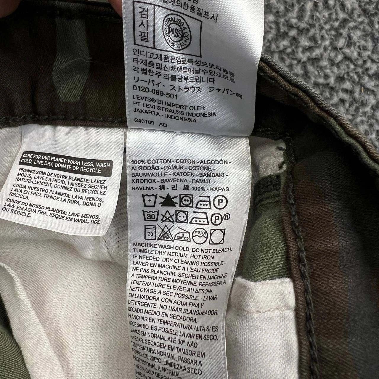 Levi's Levi Strauss & Co. Cargo Shorts Men 40 Camo Pockets Cotton Size US 40 / EU 56 - 8 Thumbnail