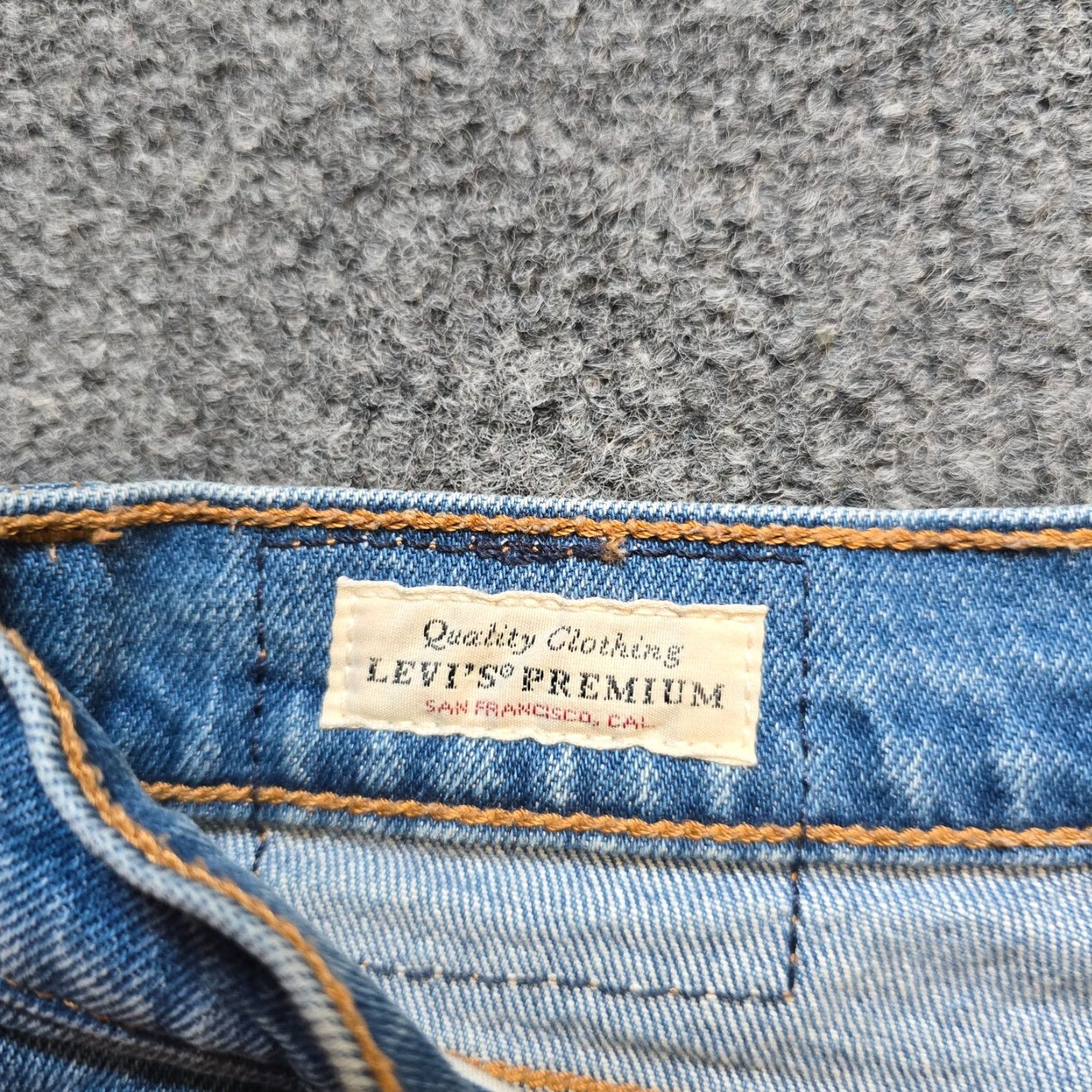 Levi's VINTAGE Levi's Jeans Women Size 26 Blue Button Fly Denim Wedgie Fit Distressed Capsule Tapered 5-Pocket Style Retro Mens? Wait no gender. Size 26" / US 2 / IT 38 - 5 Thumbnail