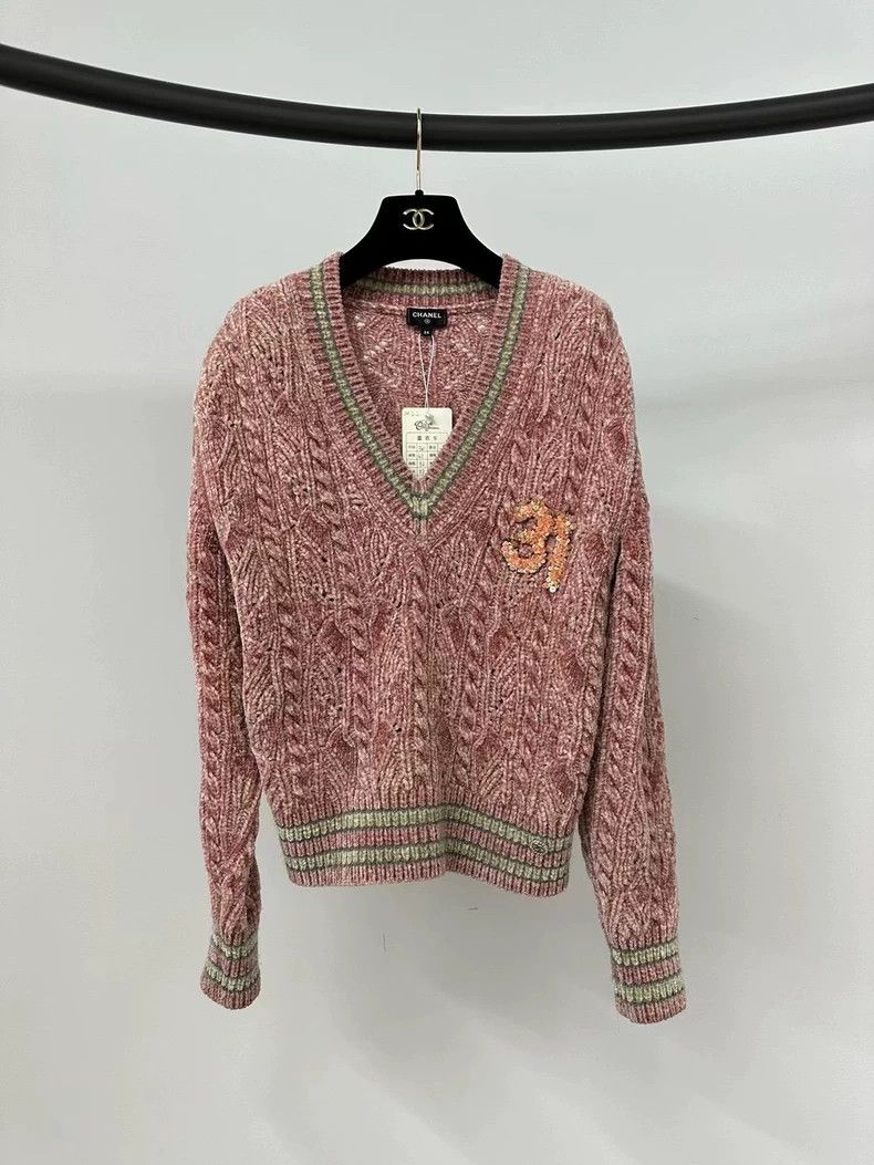 Chanel Chanel 22B pink V-neck velvet knit sweater Size XXS / US 00 / IT 34 - 1 Thumbnail