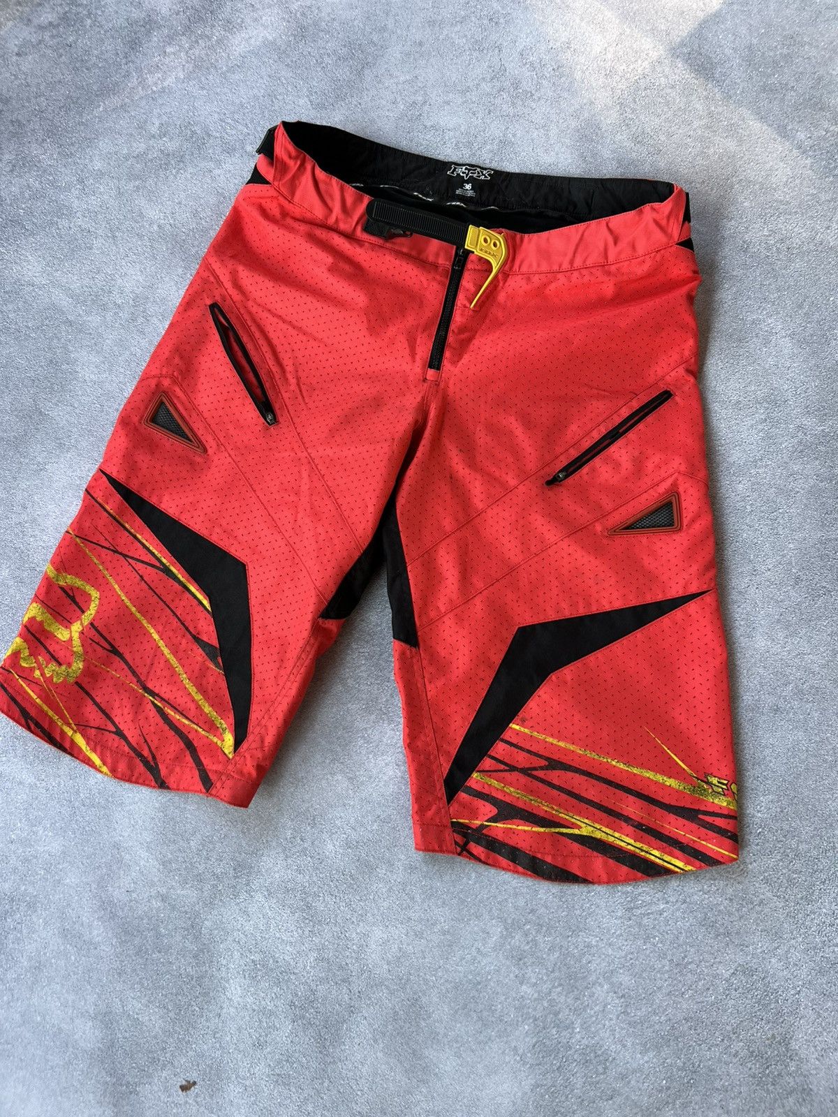 Fox Racing Fox Racing Vintage Moto Shorts – Size 36, killer red 🚨. Size US 36 / EU 52 - 3 Thumbnail
