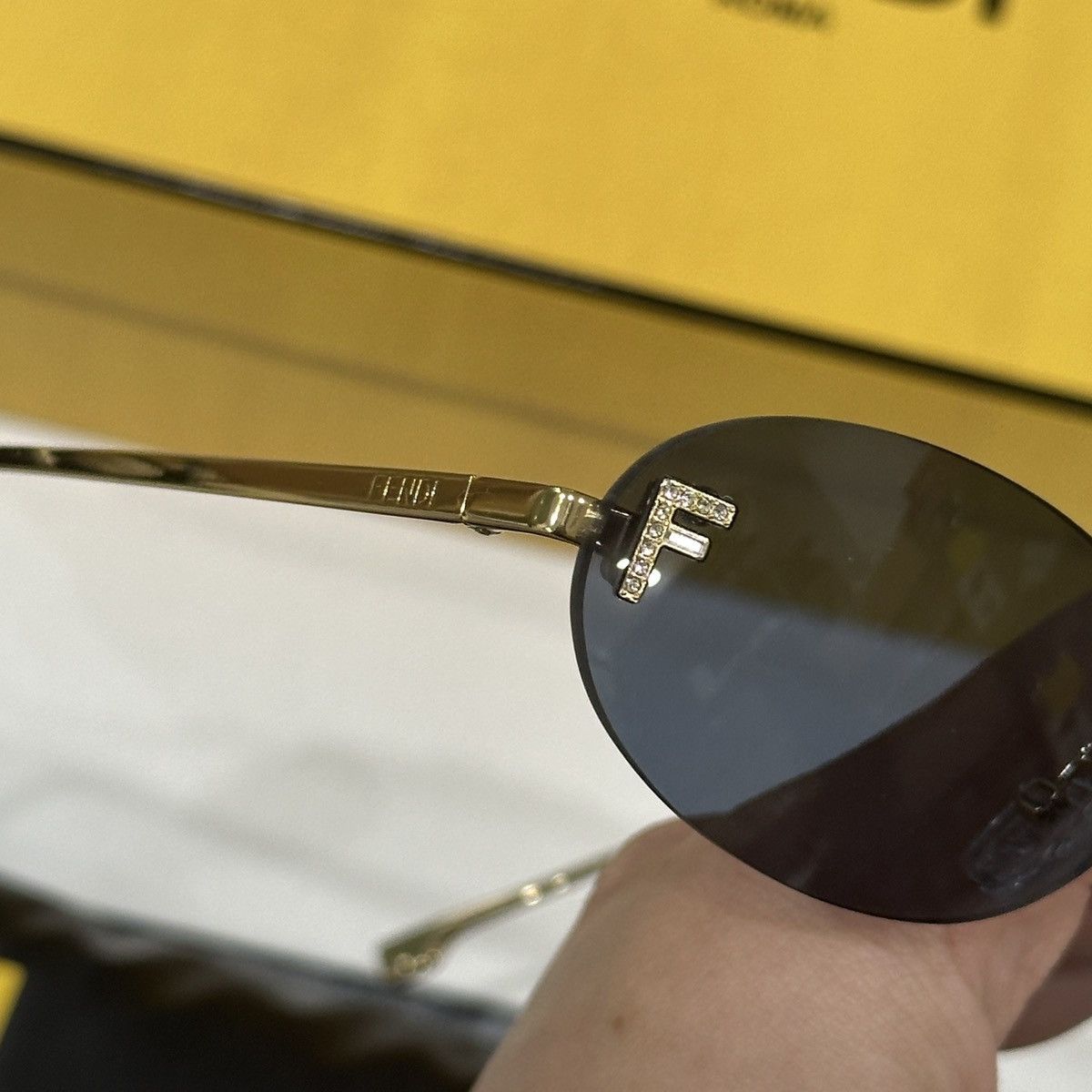 Fendi FENDI FE4075US 30V SUNGLASSES Size ONE SIZE - 5 Thumbnail