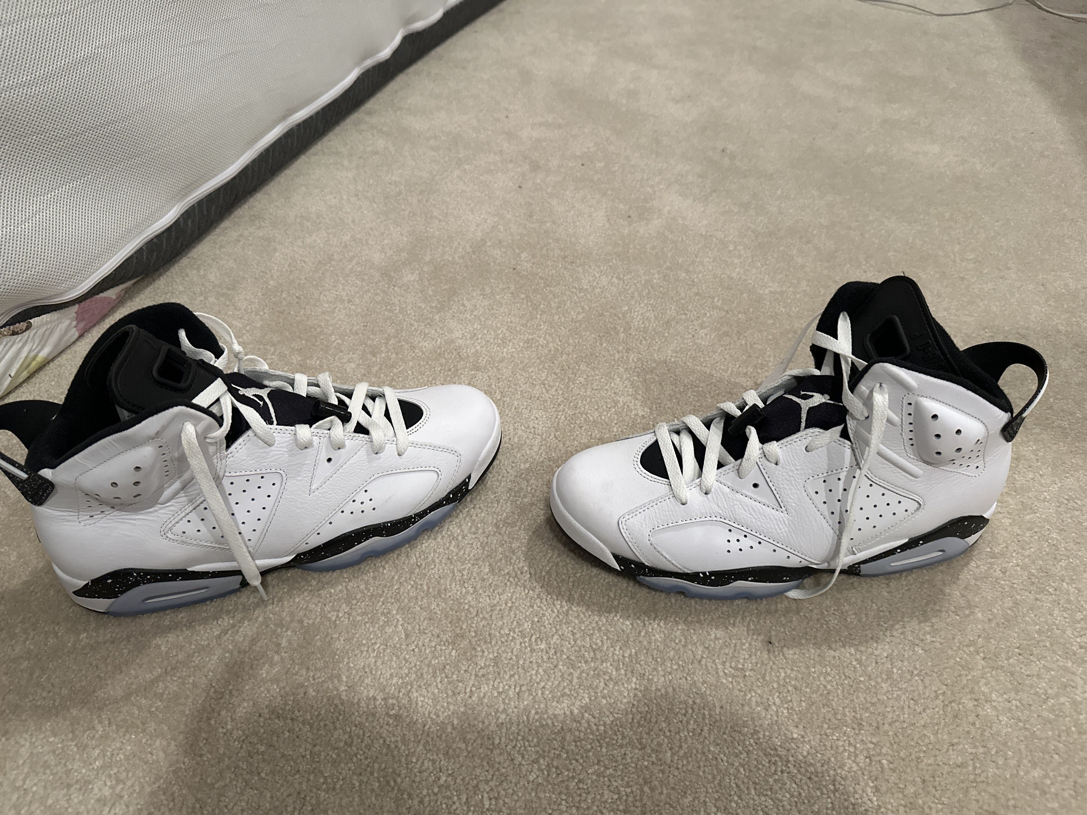 Jordan Brand × Nike Air Jordan 6 Retro Size US 11.5 / EU 44-45 - 2 Thumbnail