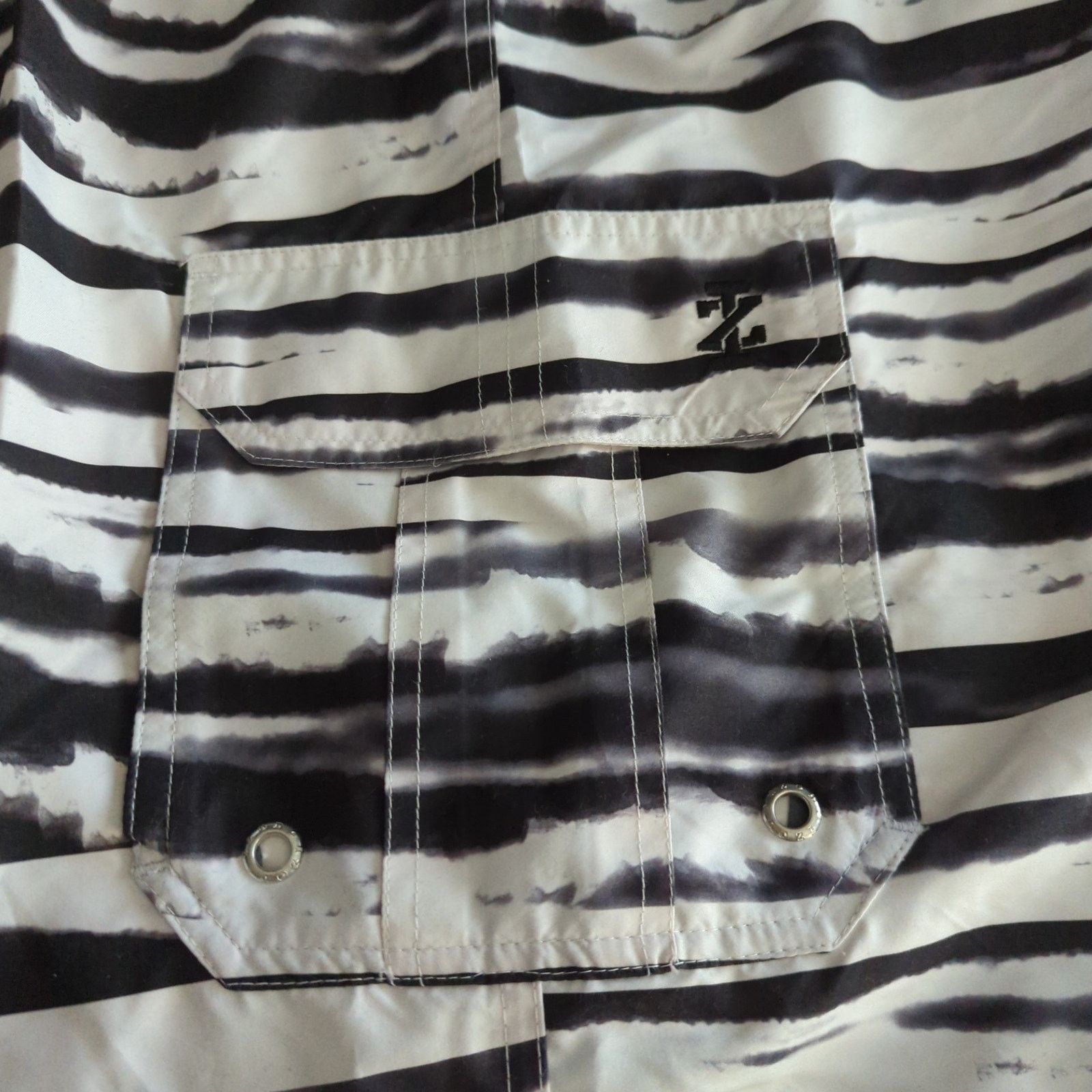 Izod IZOD White Black Striped Men's Swim Trunks XXL NEW Summer Size US 40 / EU 56 - 7 Thumbnail