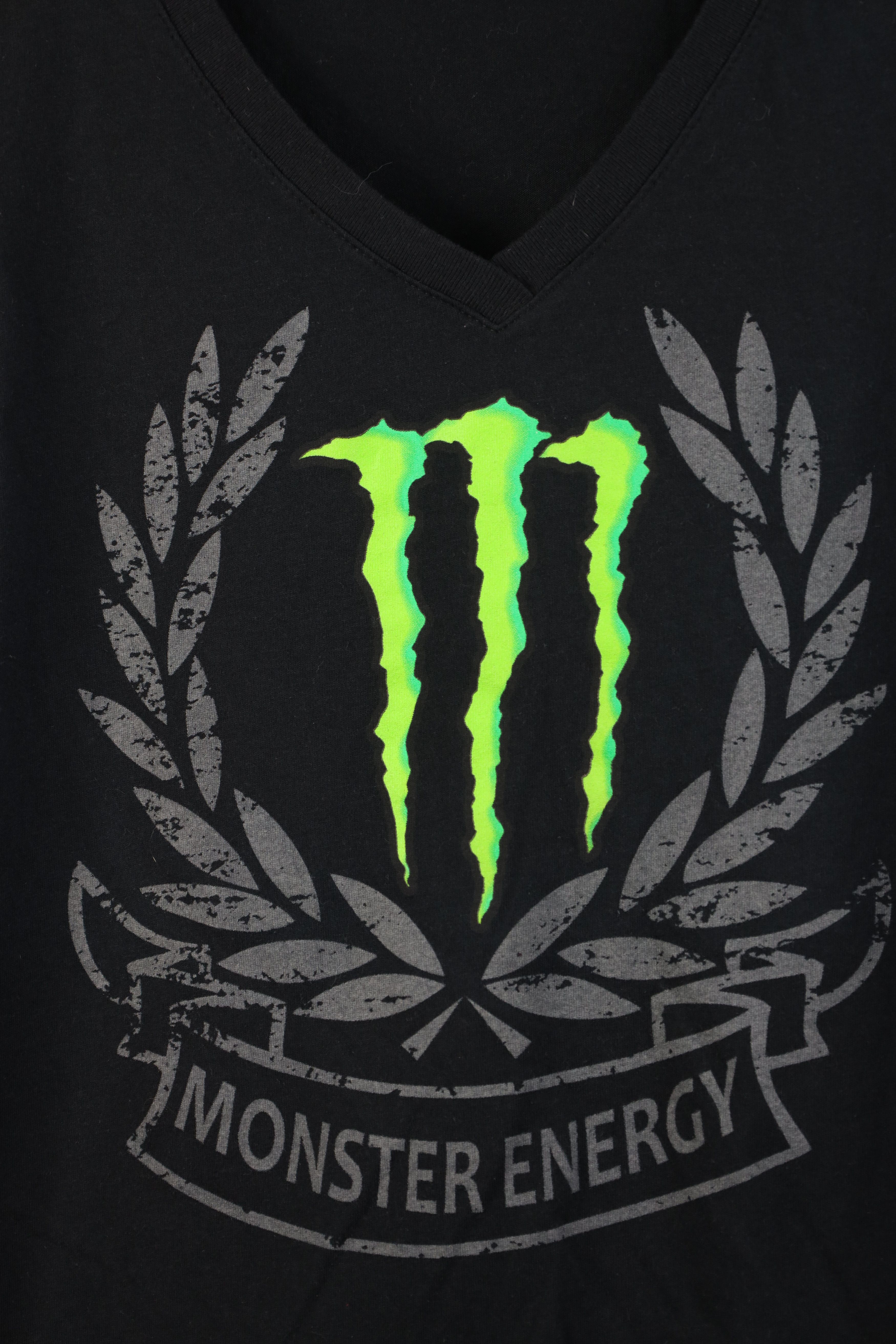 Vintage Y2K Monster Energy Drink Spell Out V-Neck T-Shirt Black Size L / US 10 / IT 46 - 4 Thumbnail
