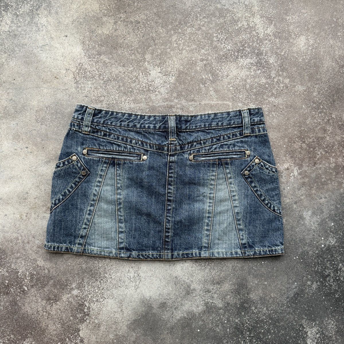 Hysteric Glamour 2000’s Fishbone Y2K Vintage Glam Washed Denim Mini Skirt Size 30" / US 8 / IT 44 - 2 Thumbnail