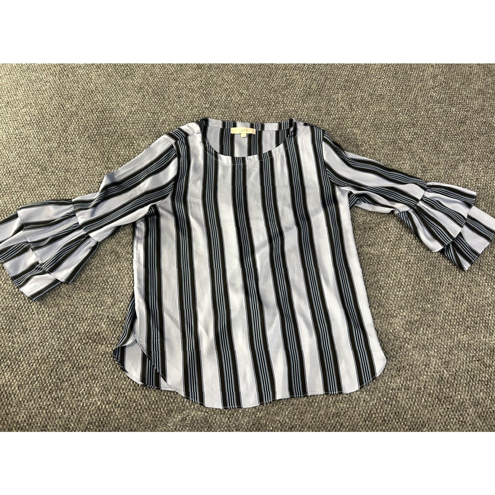 Loft VINTAGE? LOFT Shirt Womens L Black White Stripe Bell Sleeve Blouse Top Work Size L / US 10 / IT 46 - 2 Thumbnail