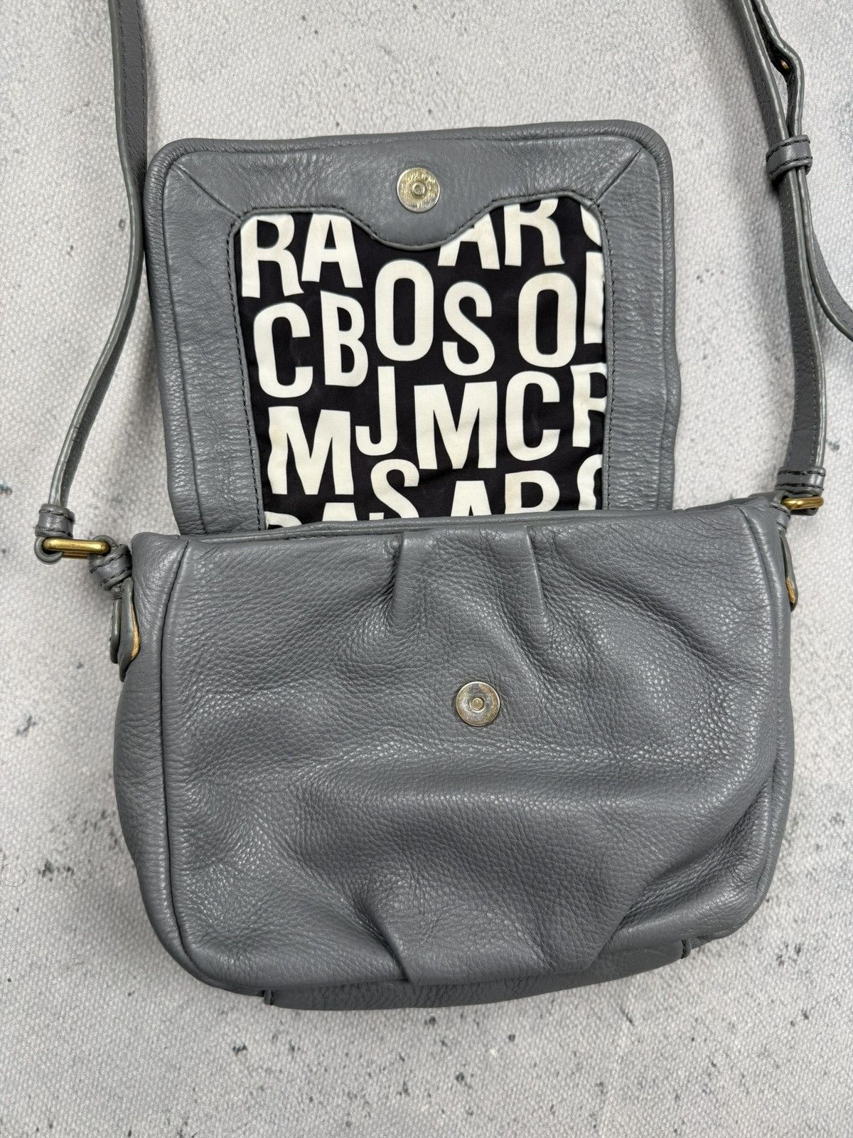 Marc by Marc Jacobs Marc By Marc Jacobs Grey Leather Crossbody Shoulder Bag y2k Size ONE SIZE - 15 Thumbnail