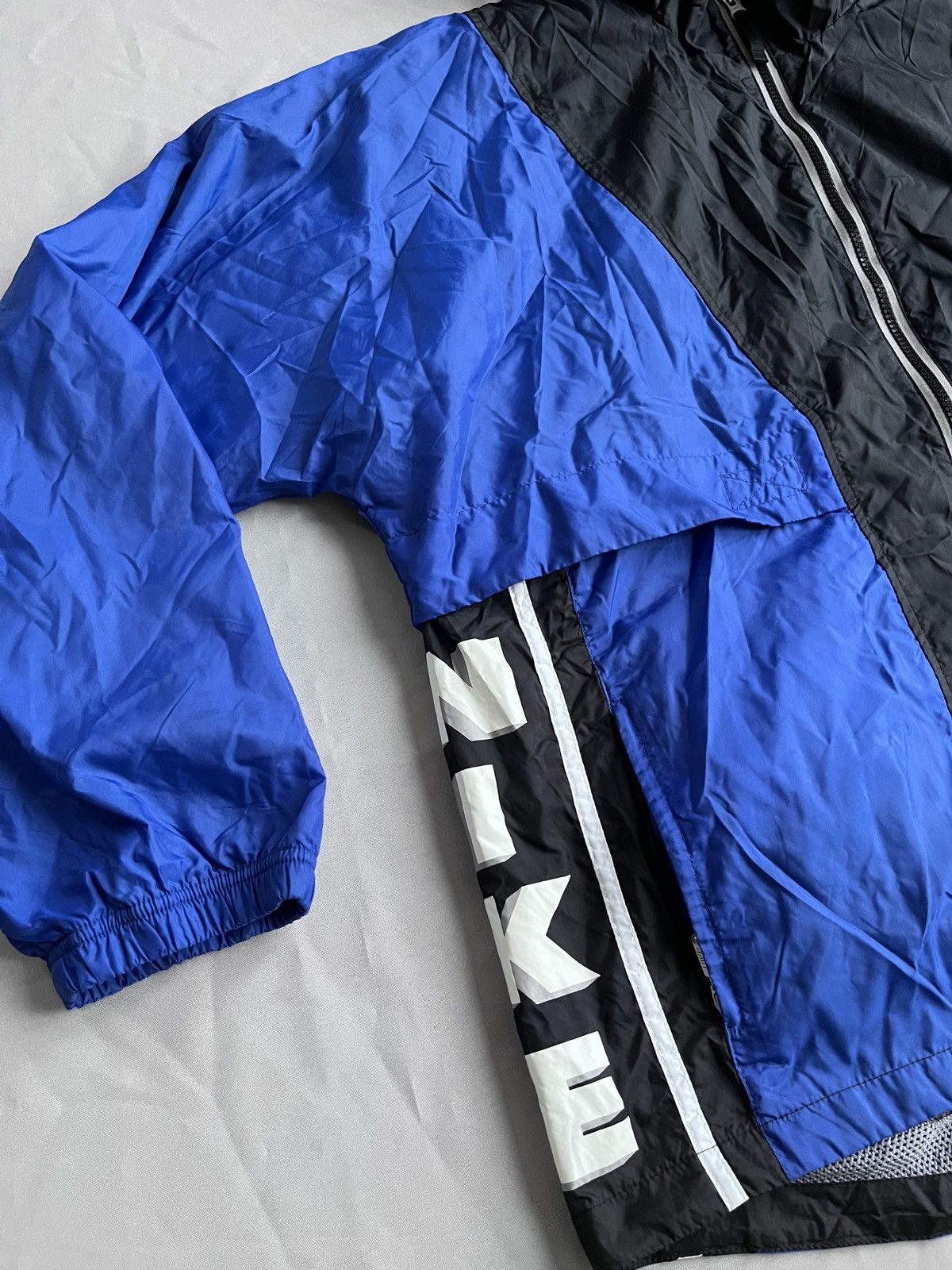 Nike Nike 90's Vintage Blue Light Windbreaker Big Logo Jacket Size US XL / EU 56 / 4 - 5 Thumbnail