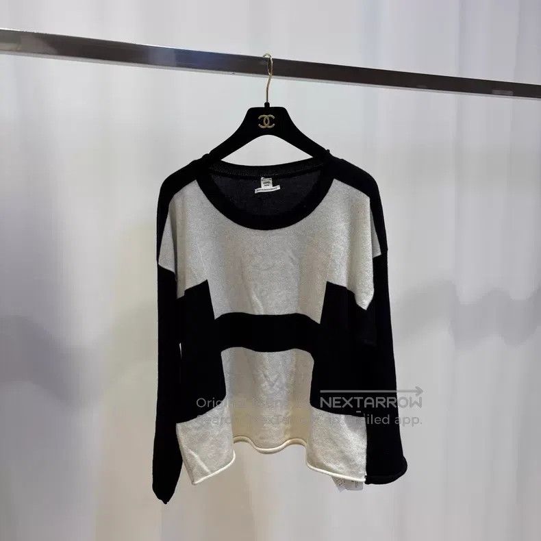 Hermes Hermes Black and White Colorblock Crew Neck Sweater Size XXS / US 00 / IT 34 - 3 Thumbnail