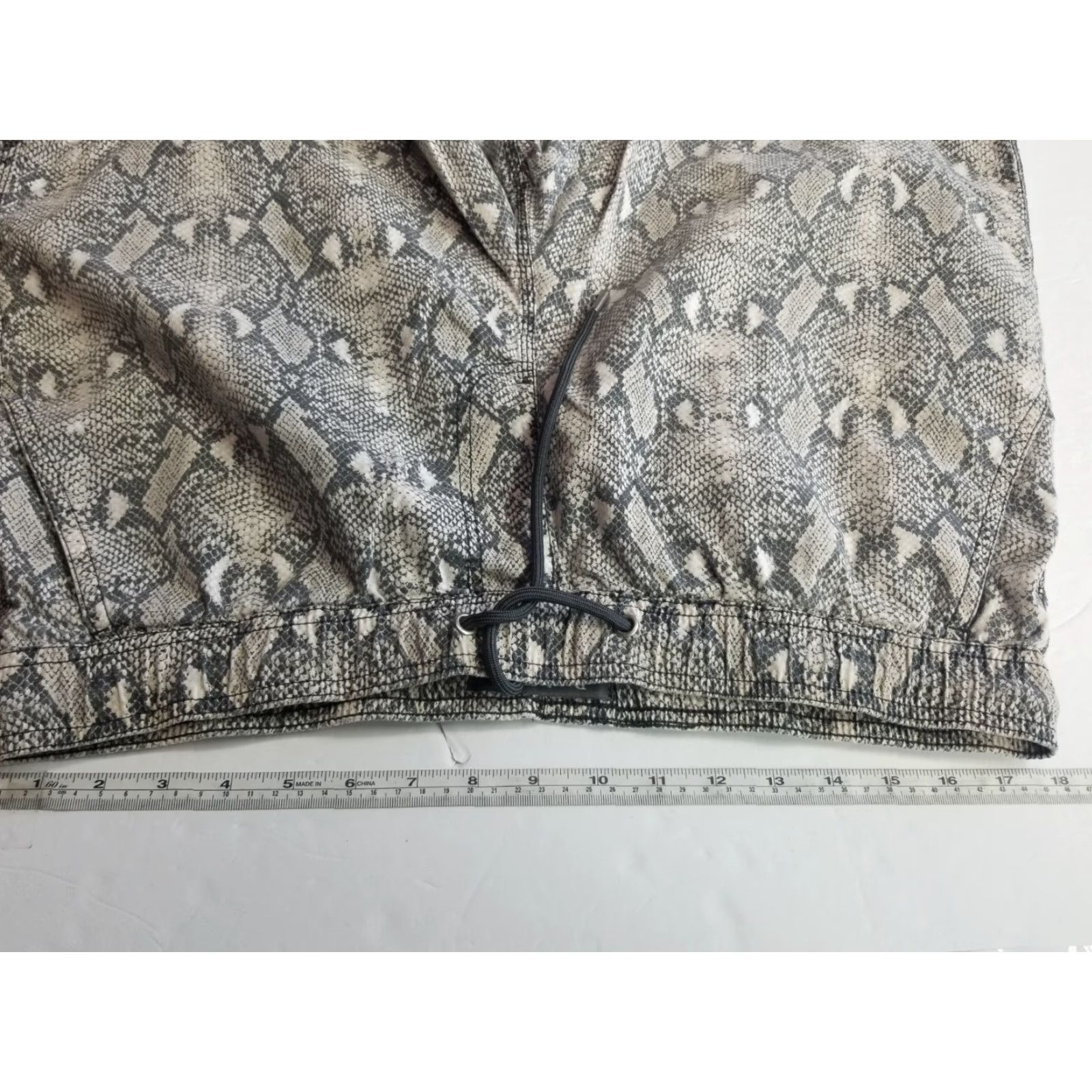 Cotton On VINTAGE Cotton On Beach Short Mens XL Gray 100% Cotton Drawstring Pockets Lightweight Breathable Lined Moisture Wicking Casual Outdoor Short Size US 36 / EU 52 - 3 Thumbnail