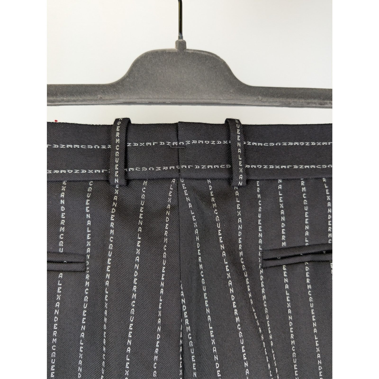 Alexander McQueen o1rshd1 McQueen Lettered Pinstripe Pants in Black/White Size US 40 / EU 56 - 16 Thumbnail
