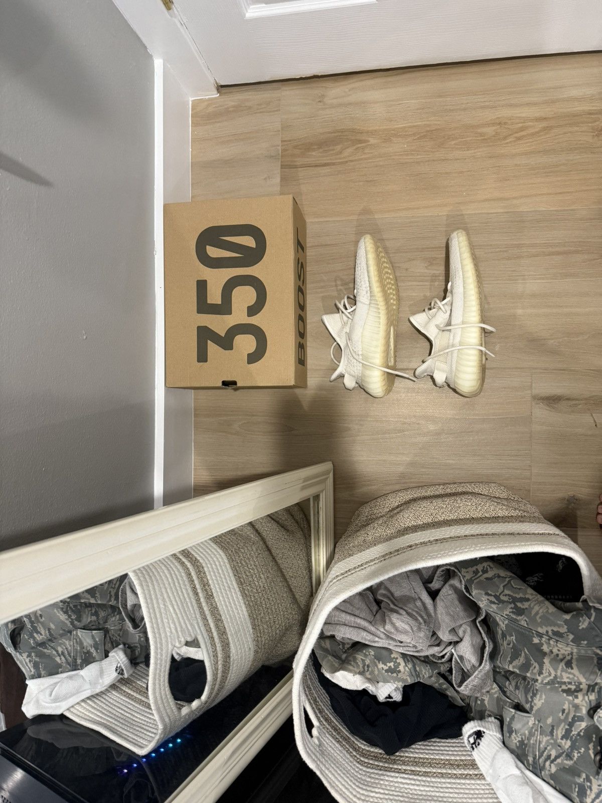 Yeezy Yeezy Boost 350v2 Size US 10 / EU 43 - 5 Thumbnail