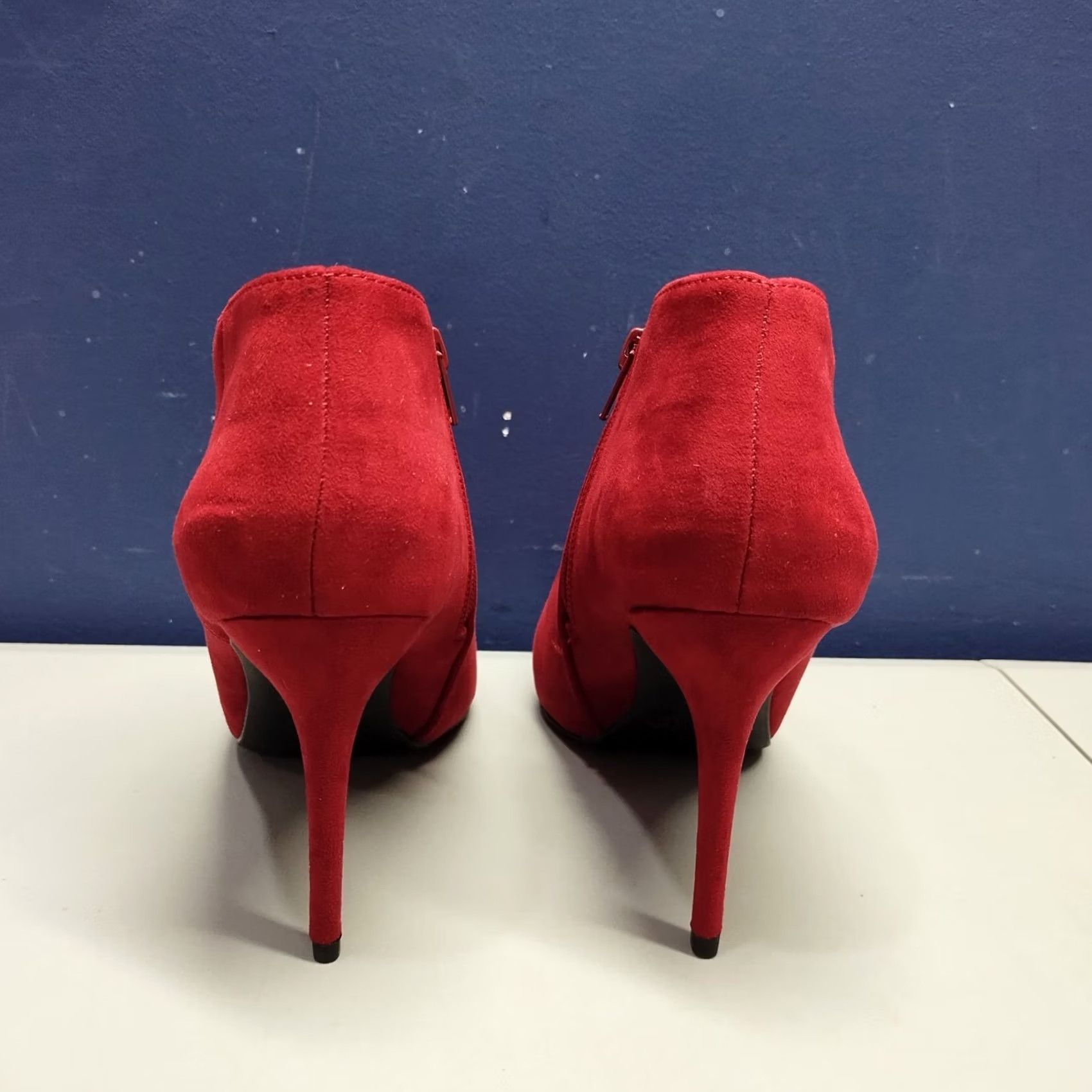 Vintage Journee Collection Demmi Stiletto Heeled Booties Womens 9 Red Pointed Toe EUC - Womens Shoes 9 Red Stiletto Booties Demmi EUC Size US 9 / IT 39 - 3 Thumbnail