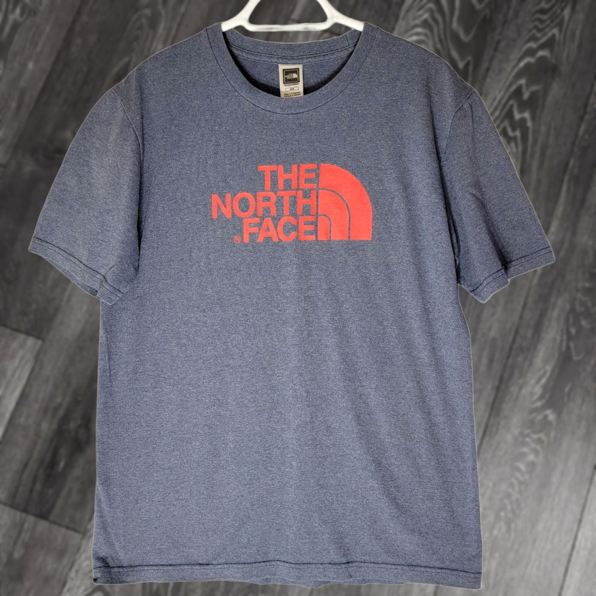 The North Face The North Face Tshirt Mens M Gray Red Logo Shirt Sleeve Crew Neck Gorpcore Size US M / EU 48-50 / 2 - 1 Thumbnail