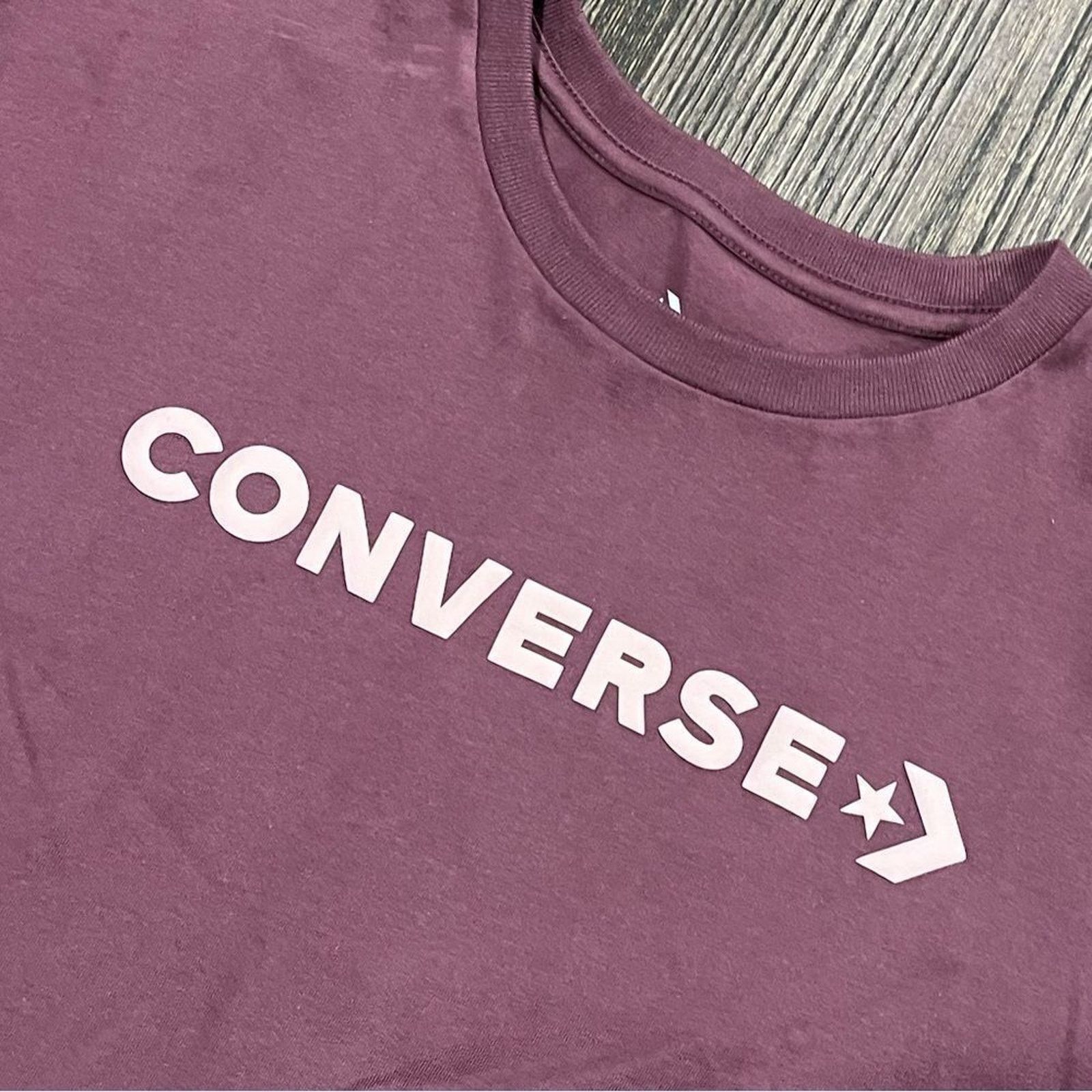 Converse NWOT Converse Puff Logo Crop T-Shirt Crewneck Dark Wine S Size S / US 4 / IT 40 - 4 Thumbnail