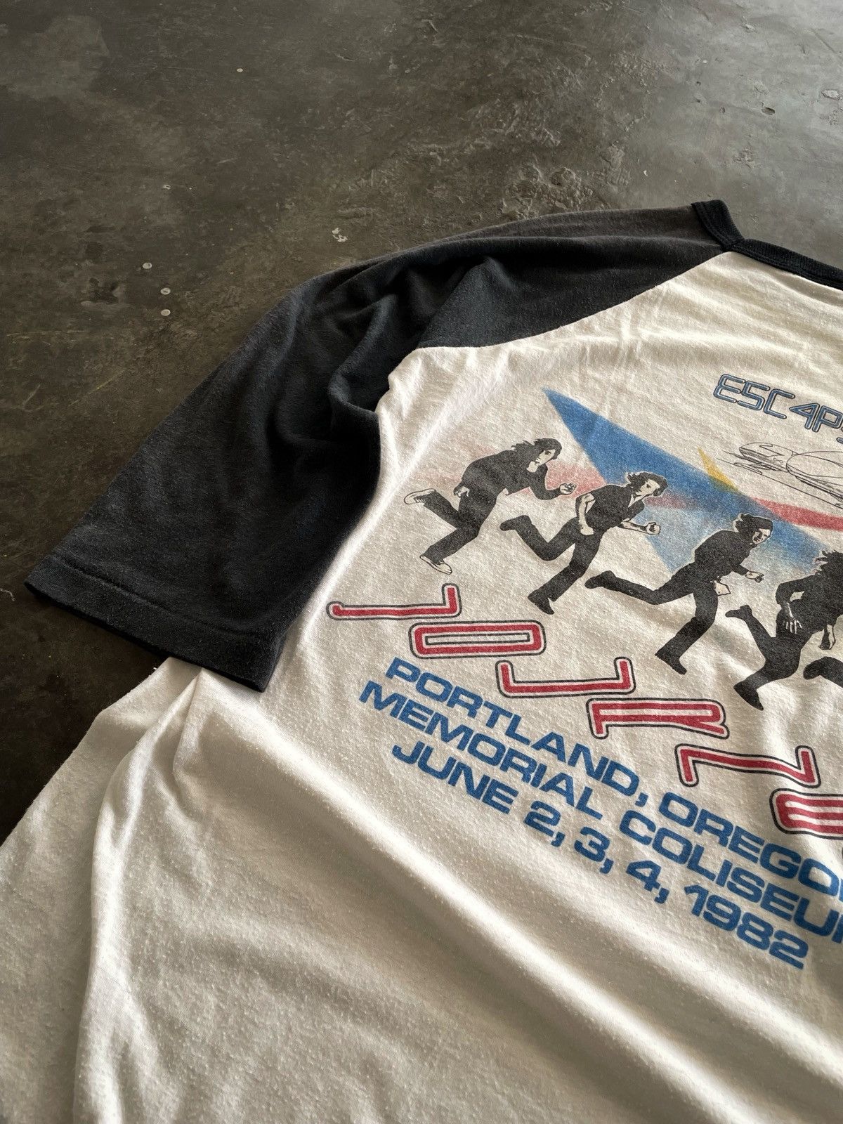 Band Tees Vintage 80s Journey Escape Tour 1982 Raglan Longsleeve Tee Size US M / EU 48-50 / 2 - 7 Thumbnail