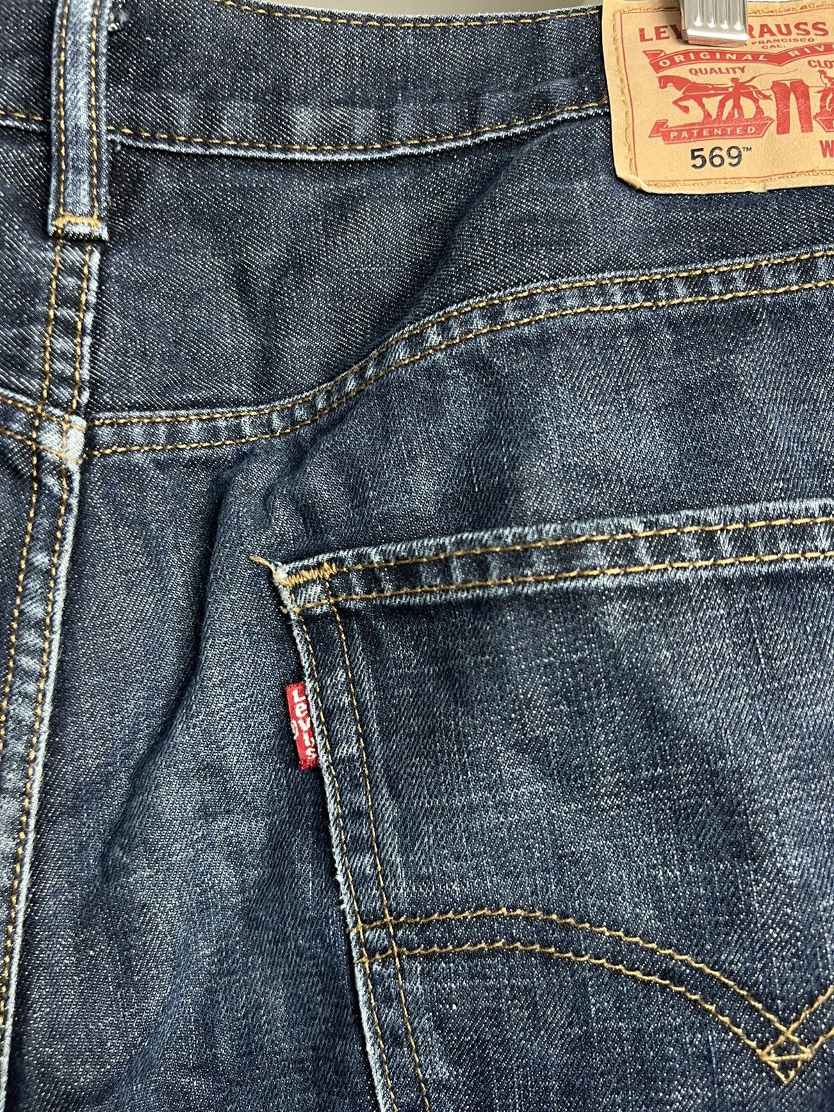 Levi's × Vintage Vintage Levi’s 569 baggy denim shorts 36 casual loose skate Size US 36 / EU 52 - 5 Thumbnail