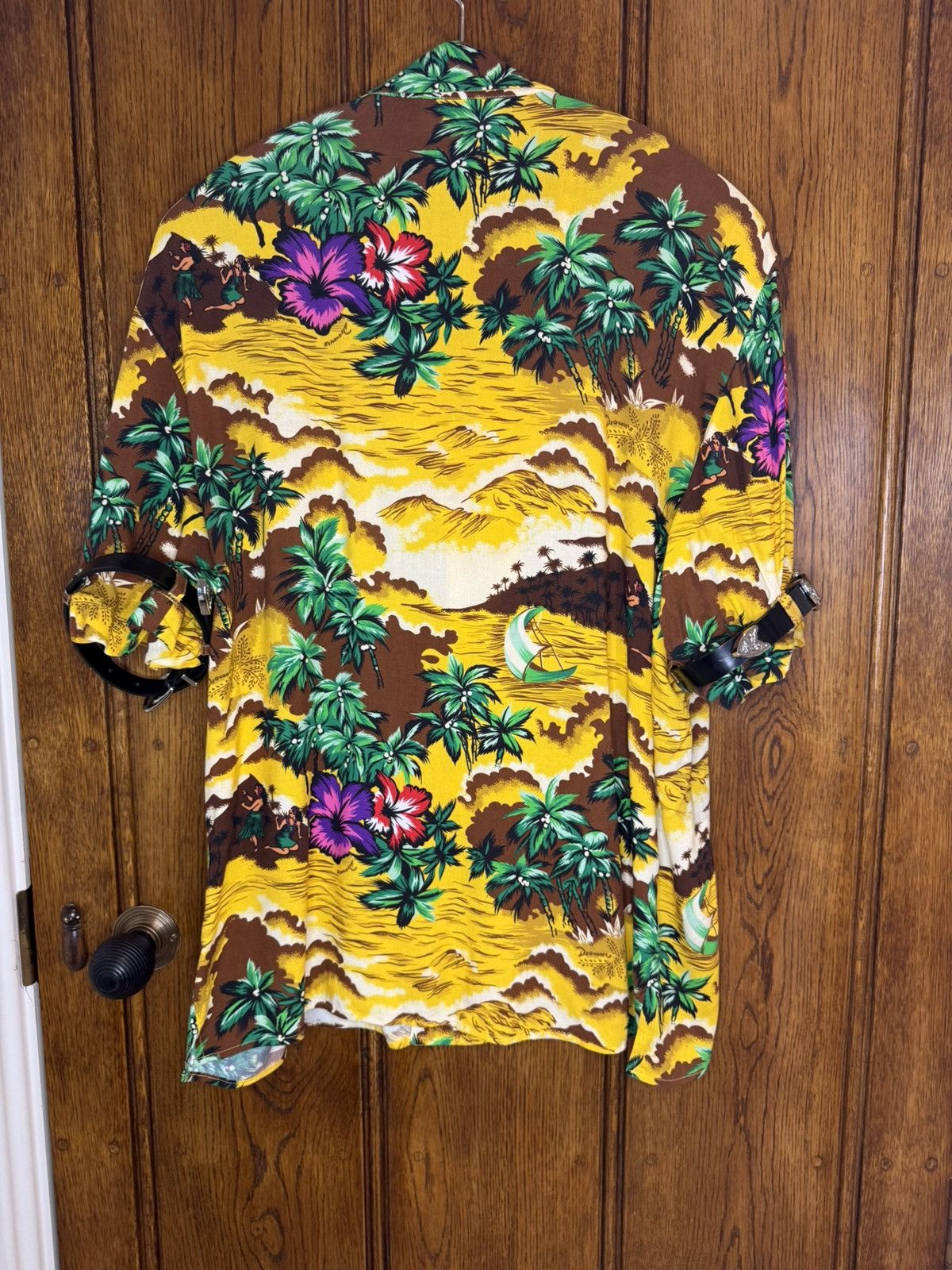 Dsquared2 SS18 Dsquared2 leather strap buckle Hawaiian floral shirt Size US M / EU 48-50 / 2 - 14 Thumbnail