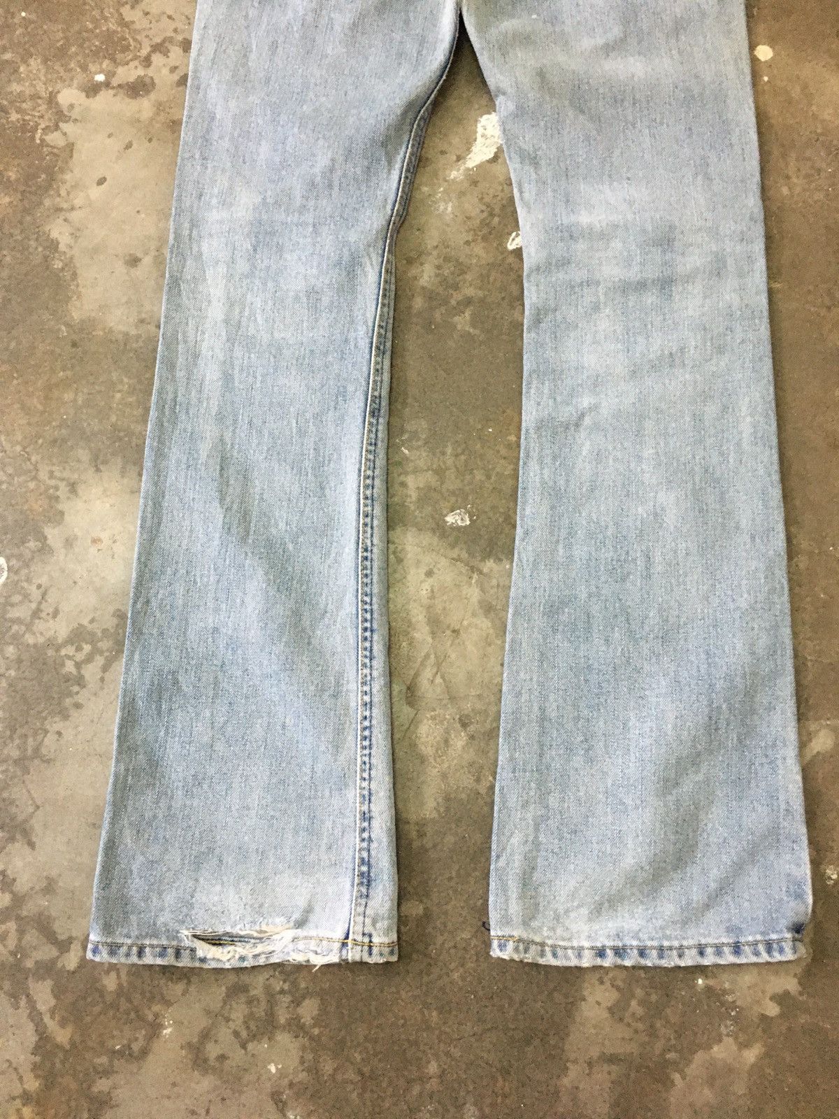 Japanese Brand × Lee Distressed Lee Flare Jeans (15) Size 30" / US 8 / IT 44 - 7 Thumbnail