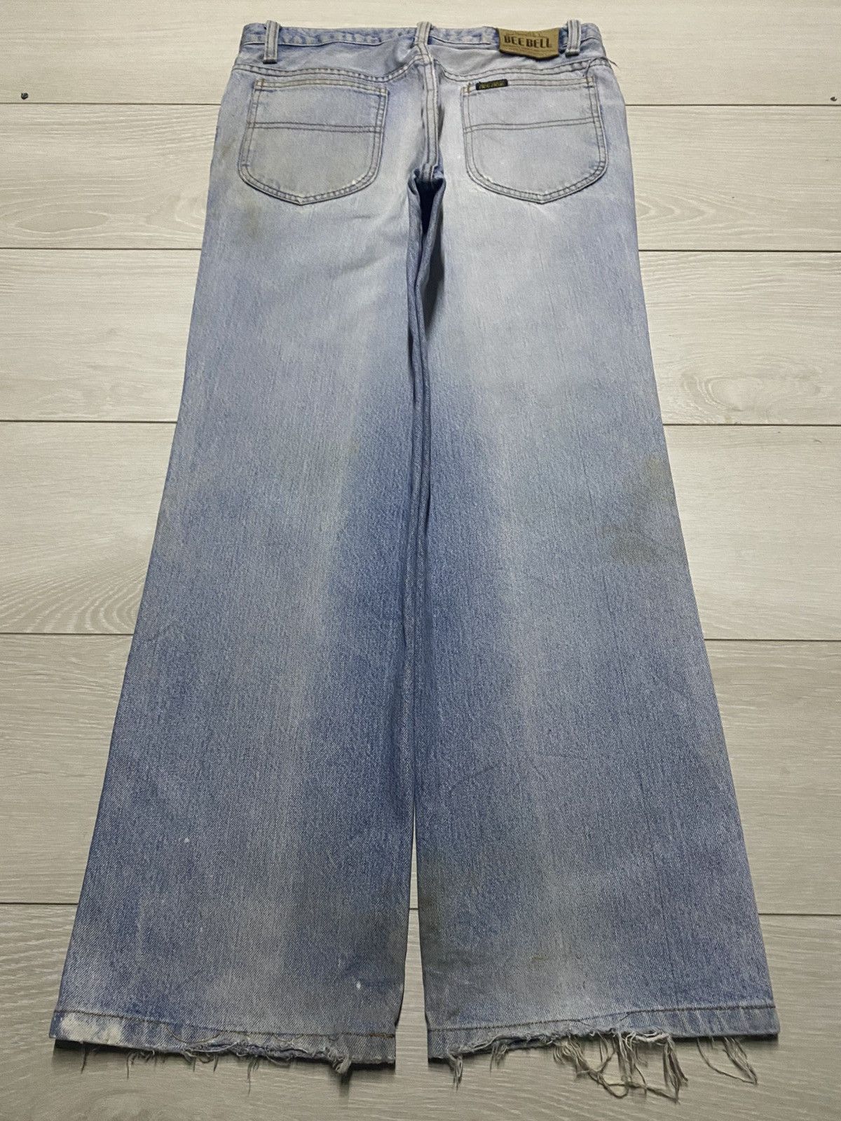 Japanese Brand Vintage Bee Bell Dirty Mud Wash Distressed Baggy Jeans Size US 31 - 2 Thumbnail