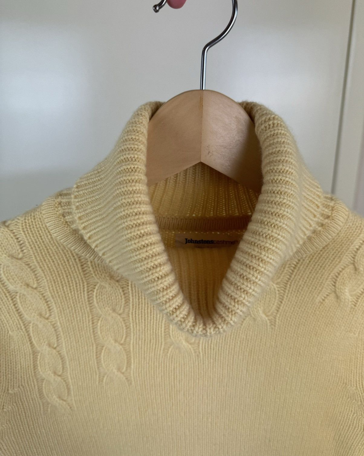 Johnstons Of Elgin JOHNSTONS OF ELGIN Cashmere Cable Knit Turtleneck Sweater S Size S / US 4 / IT 40 - 10 Thumbnail