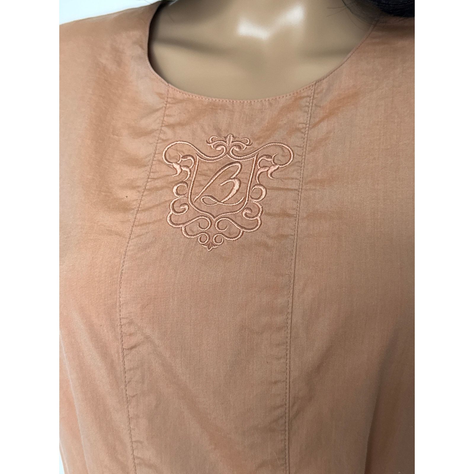 Burberry 70's Burberrys Tan day dress Embroidered Crest, size tab S Size S / US 4 / IT 40 - 16 Thumbnail