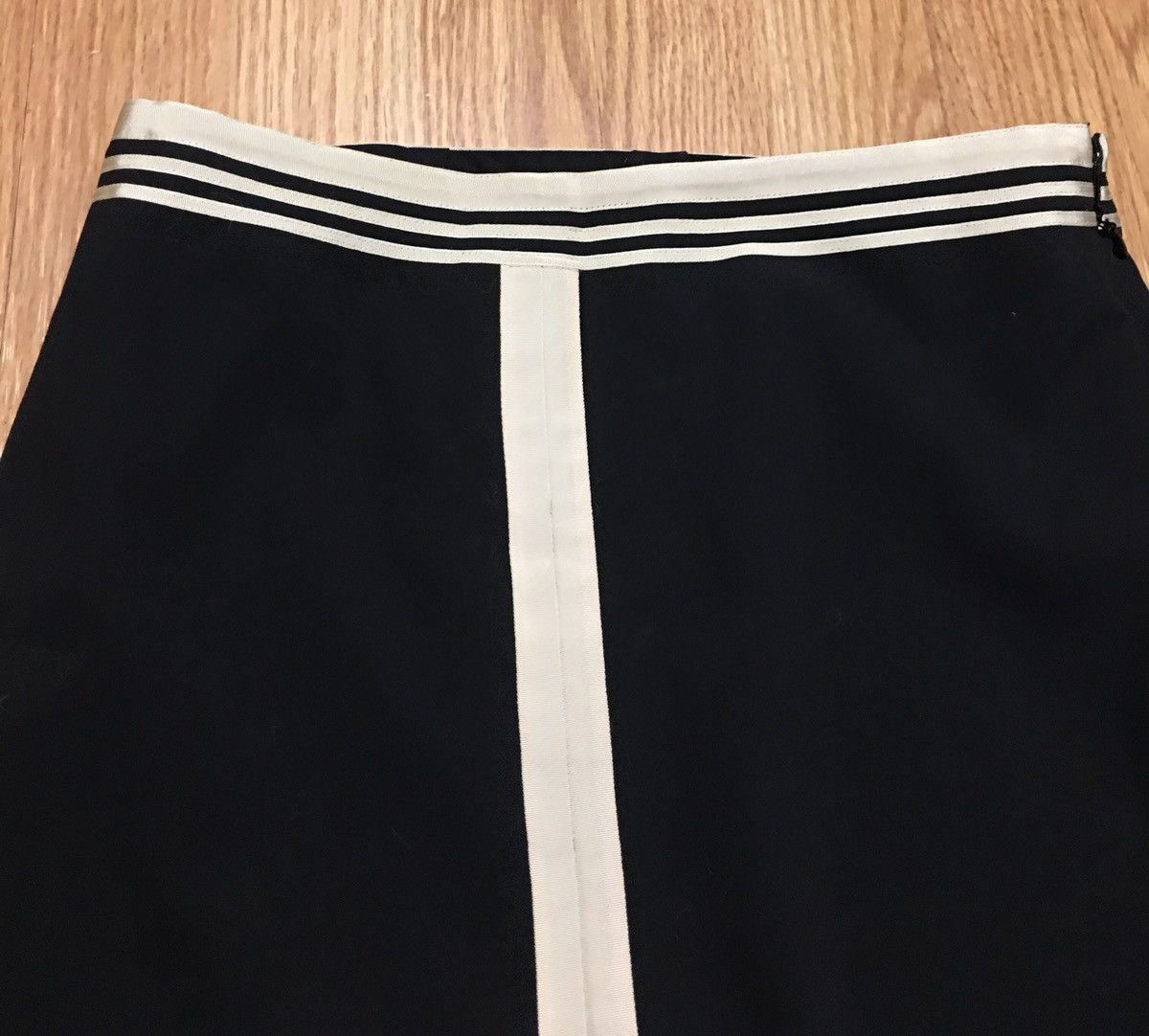 Jean Paul Gaultier Jean Paul Gaultier Femme Virgin Wool Skirt Size IT 42 US 8 Size 30" / US 8 / IT 44 - 7 Thumbnail