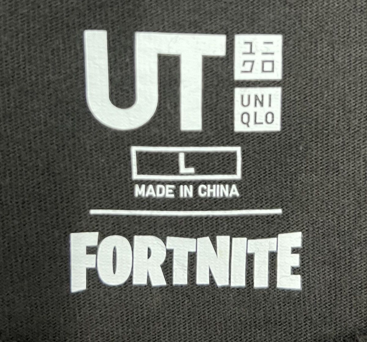 Anime × Vintage 🔥grailsale🔥 VINTAGE UNIQLO FORTNITE SHIRT Size US L / EU 52-54 / 3 - 7 Thumbnail