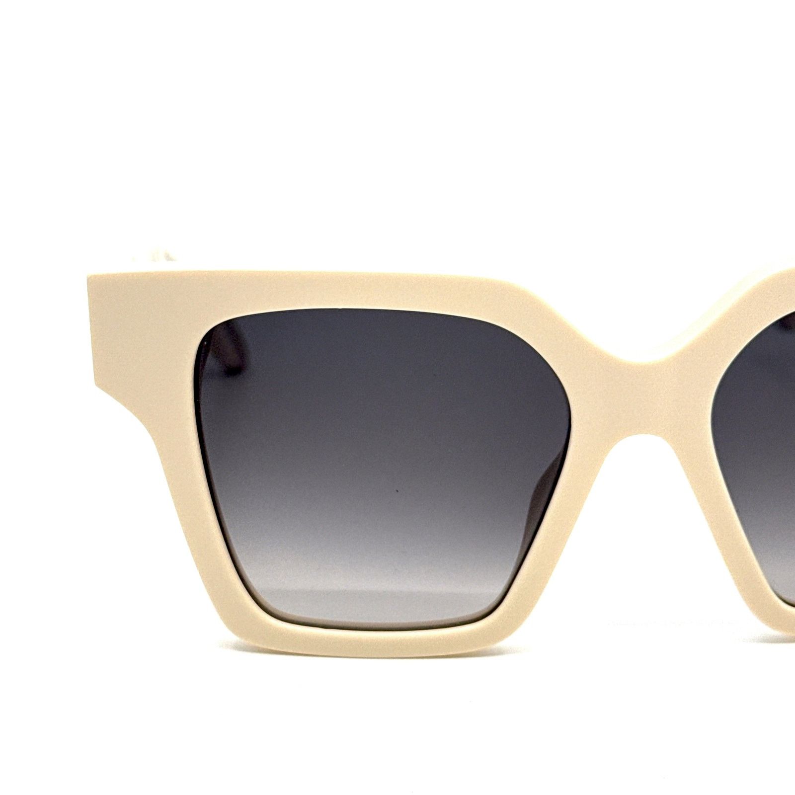 Roberto Cavalli New, ROBERTO CAVALLI Sunglasses SRC002S Col.09X7 Authentic Size ONE SIZE - 4 Thumbnail