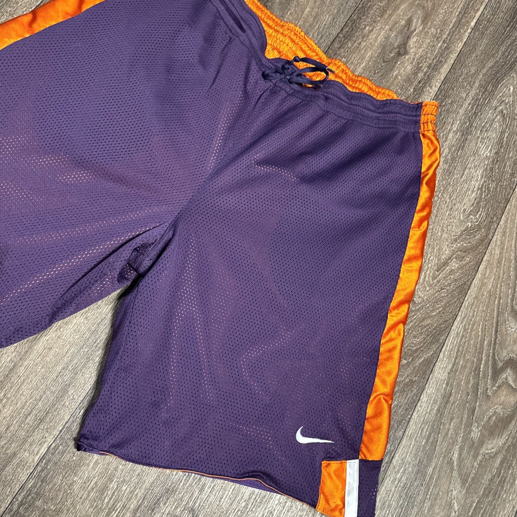 Nike VINTAGE Nike Reversible Basketball Athletic Shorts Orange Purple L/XL Mens Activewear 34” Waist 10” Inseam Size US 33 - 6 Thumbnail