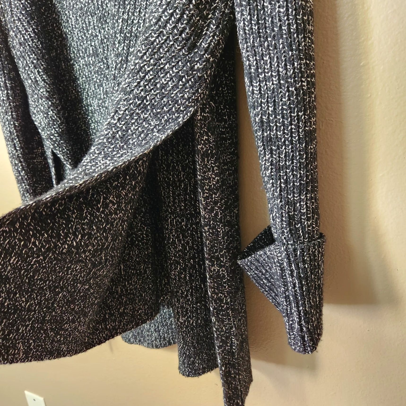 Athleta Athleta Shasta Black Marl Wool Blend V Neck Tunic Heavyweight Sweater-Size M Size M / US 6-8 / IT 42-44 - 6 Thumbnail