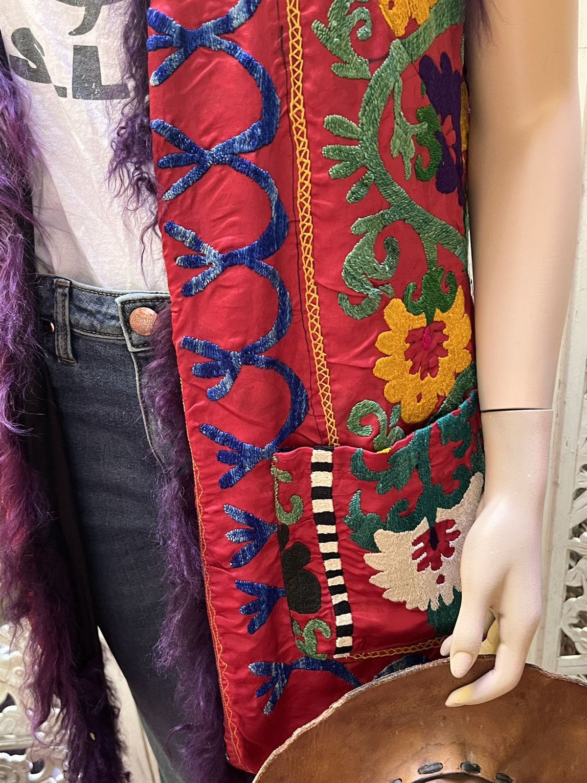 Vintage Vintage embroidered waistcoat with Mongolian fur trim Size M / US 6-8 / IT 42-44 - 7 Thumbnail