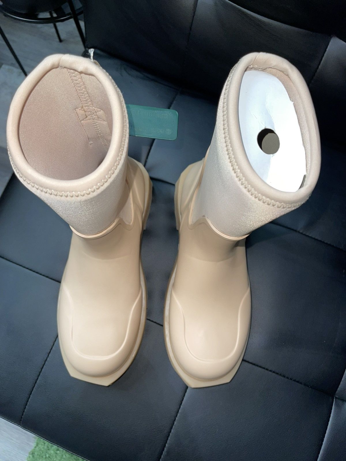 Off-White Rose Off White Pull on lug sole boots Size US 8.5 / IT 38.5 - 6 Thumbnail
