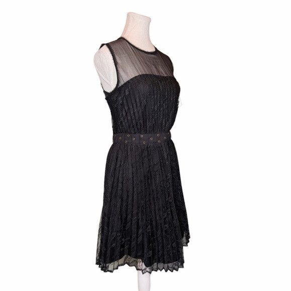 Diane von Furstenberg VTG Diane von Furstenberg DVF Black Lace Sheer Mini Dress Size M / US 6-8 / IT 42-44 - 2 Thumbnail
