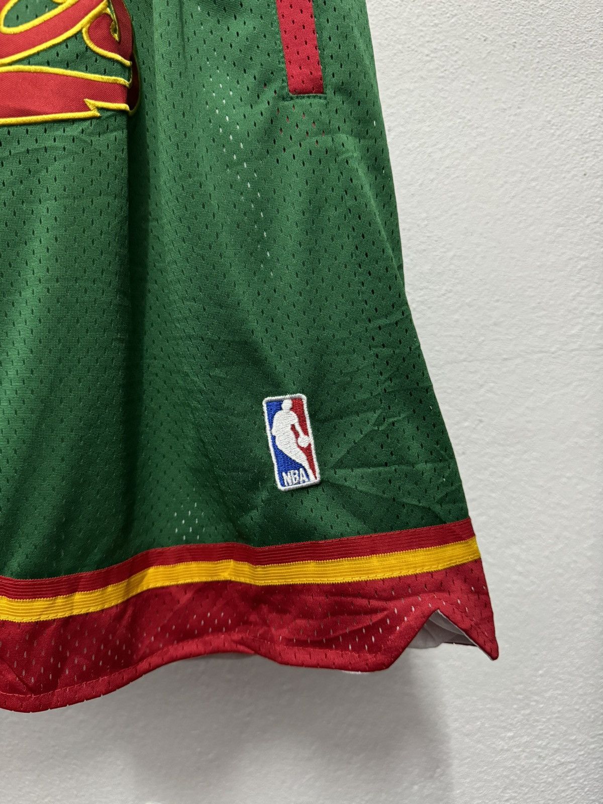 Just Don × Mitchell & Ness Just Don x Mitchell & Ness Seattle Super Sonic Shorts Size US 36 / EU 52 - 2 Thumbnail