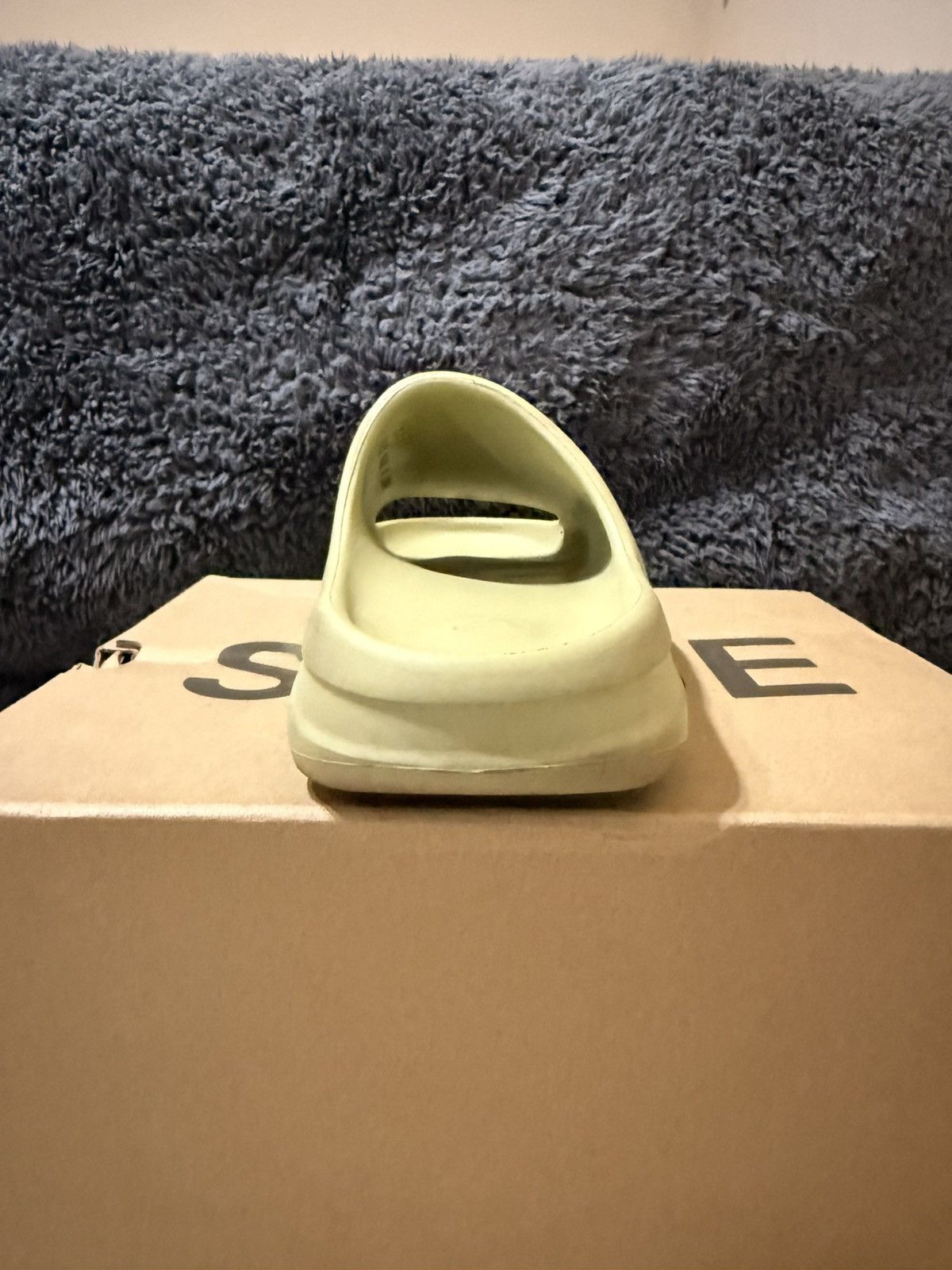 Yeezy Yeezy Slide – Unisex – Authentic – Resin Size US 6 / EU 39 - 19 Thumbnail