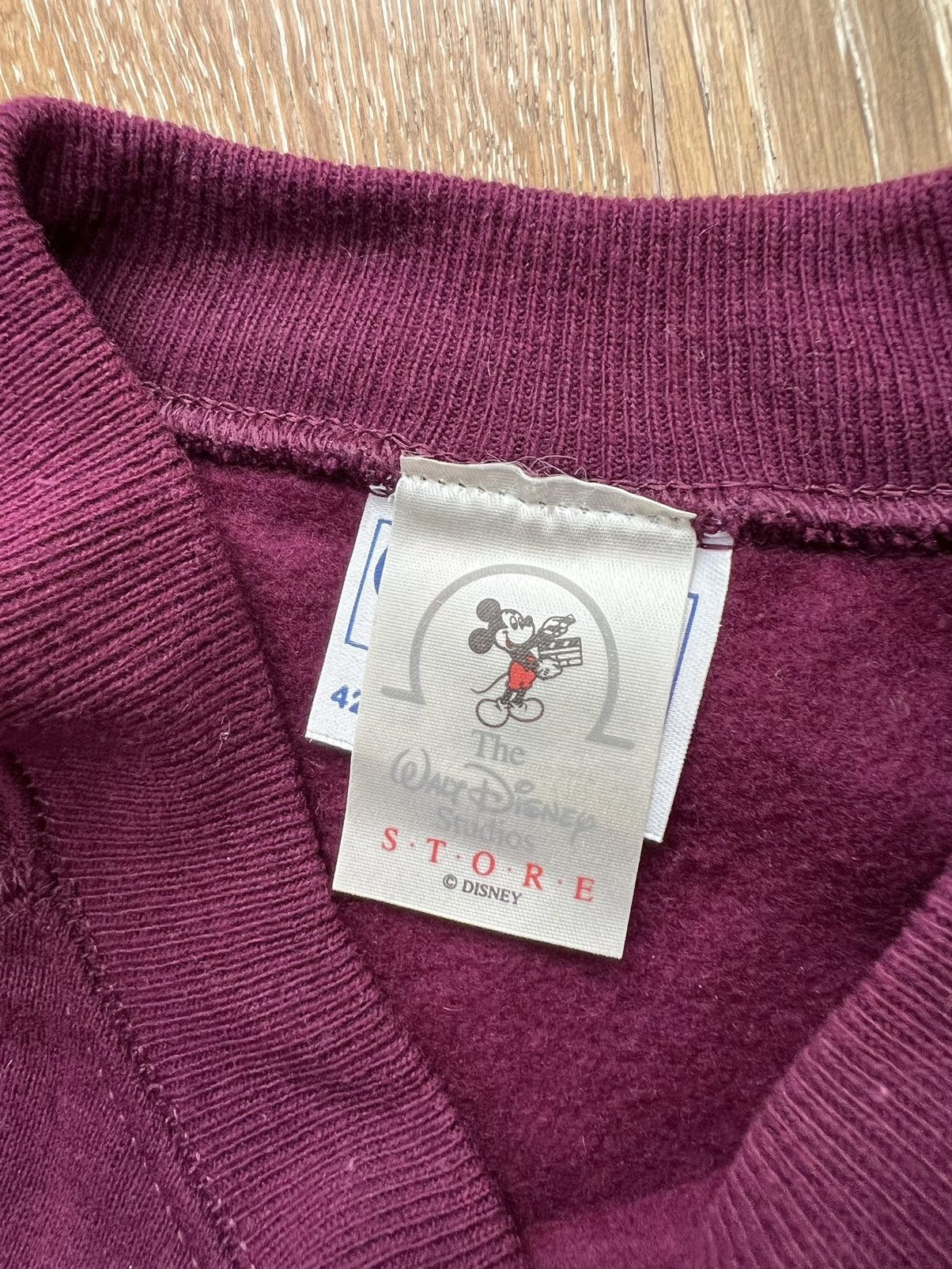 Disney × Vintage Vintage Walt Disney Studios Raglan Sweater Size US M / EU 48-50 / 2 - 3 Thumbnail