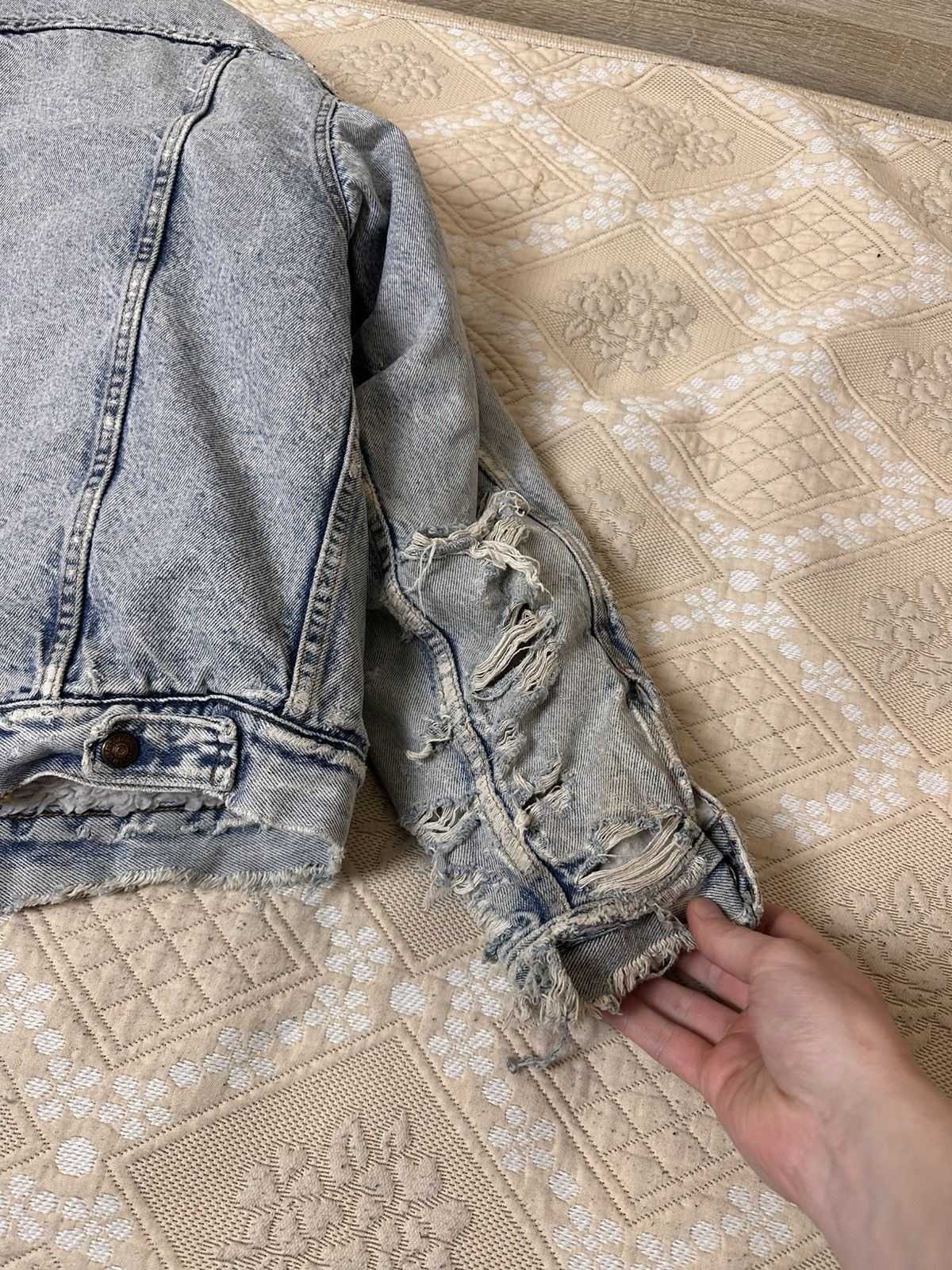Levi's 🔥 Levis Vintage Trashed Distressed Sherpa Trucker Jacket Size US L / EU 52-54 / 3 - 8 Thumbnail