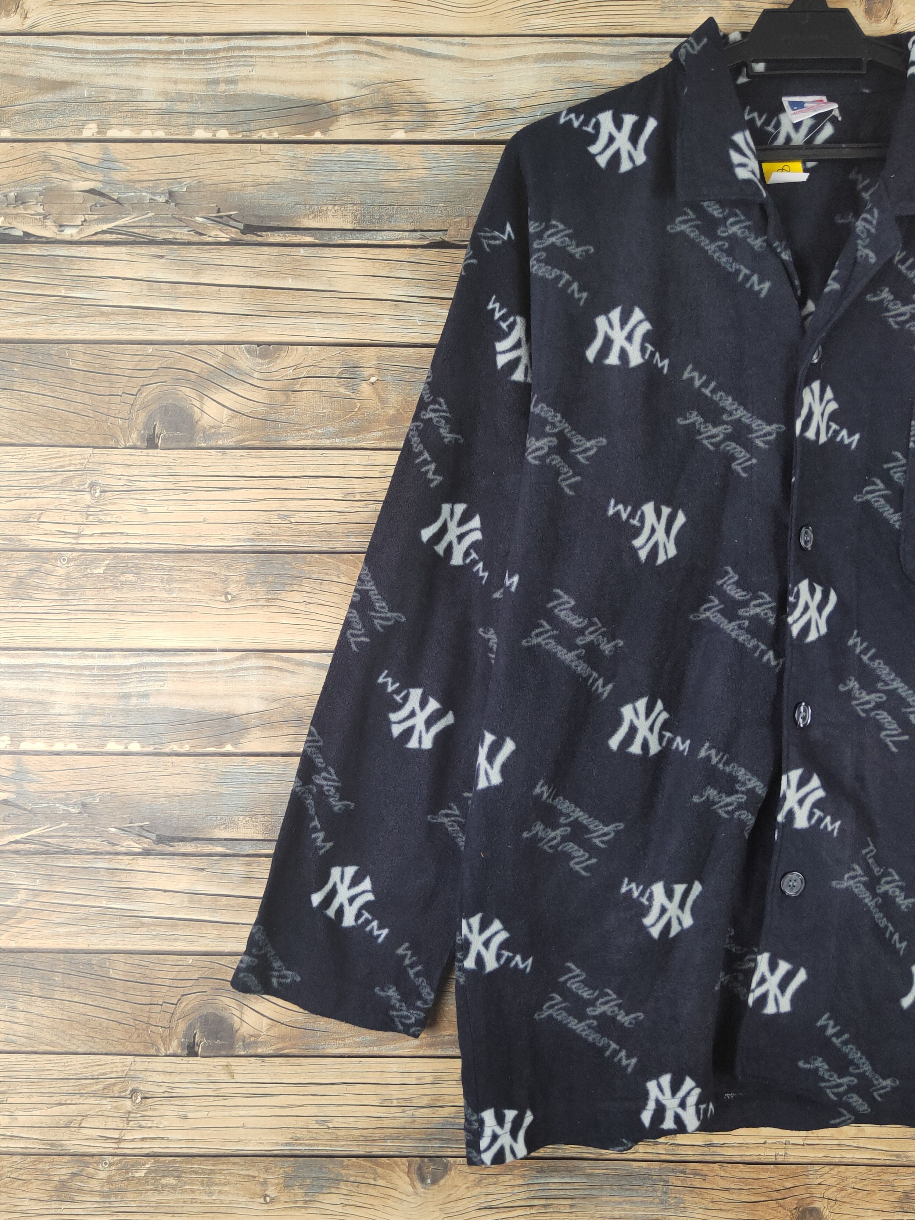 Japanese Brand × New York Yankees × Vintage DL NY Major League Baseball Button Ups Sleep Shirts #838 Size US L / EU 52-54 / 3 - 3 Thumbnail