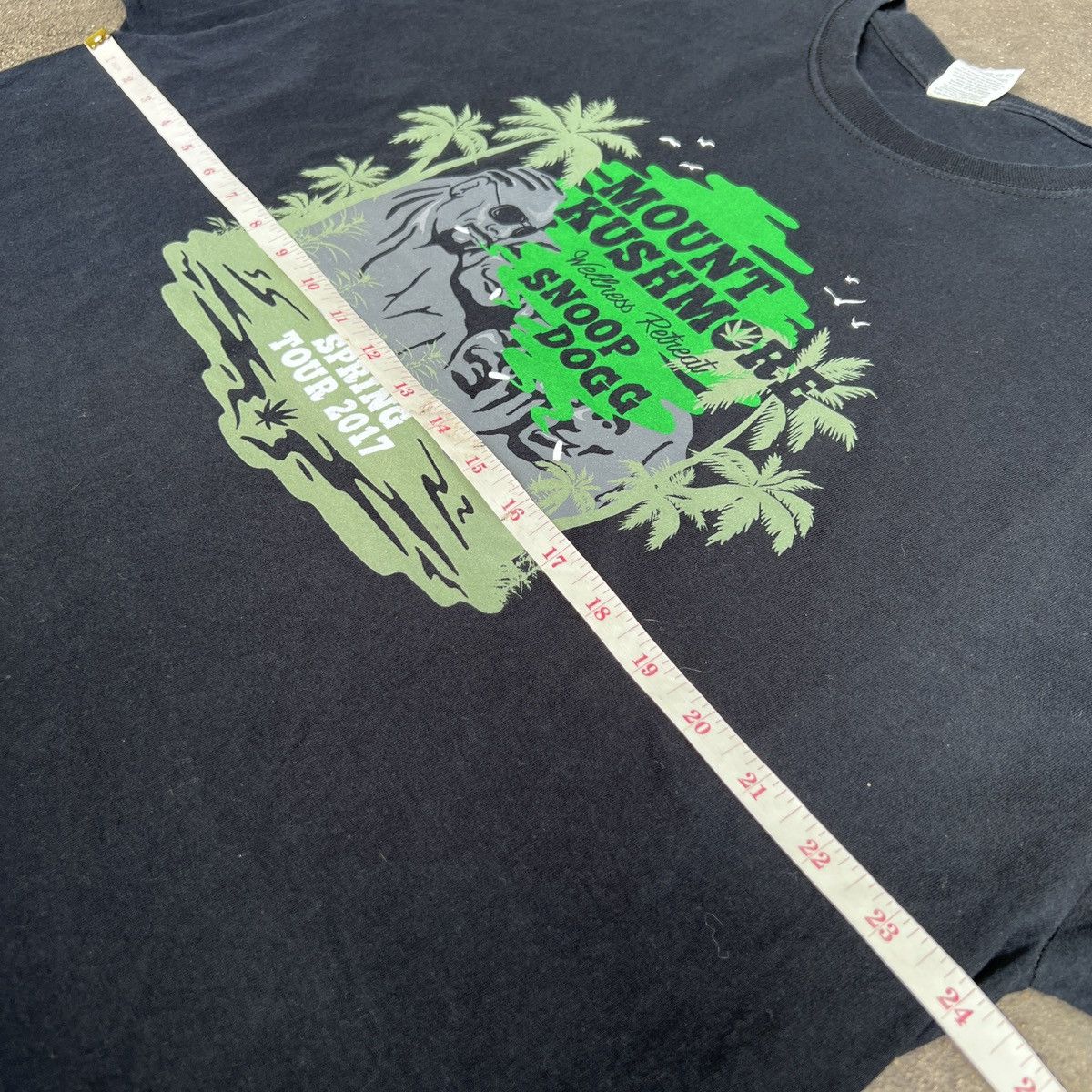 Rap Tees 2017 Snoop Dogg Mount Kushmore Tour Promo Tee 2XL Hiphop Rap Size US XXL / EU 58 / 5 - 6 Thumbnail
